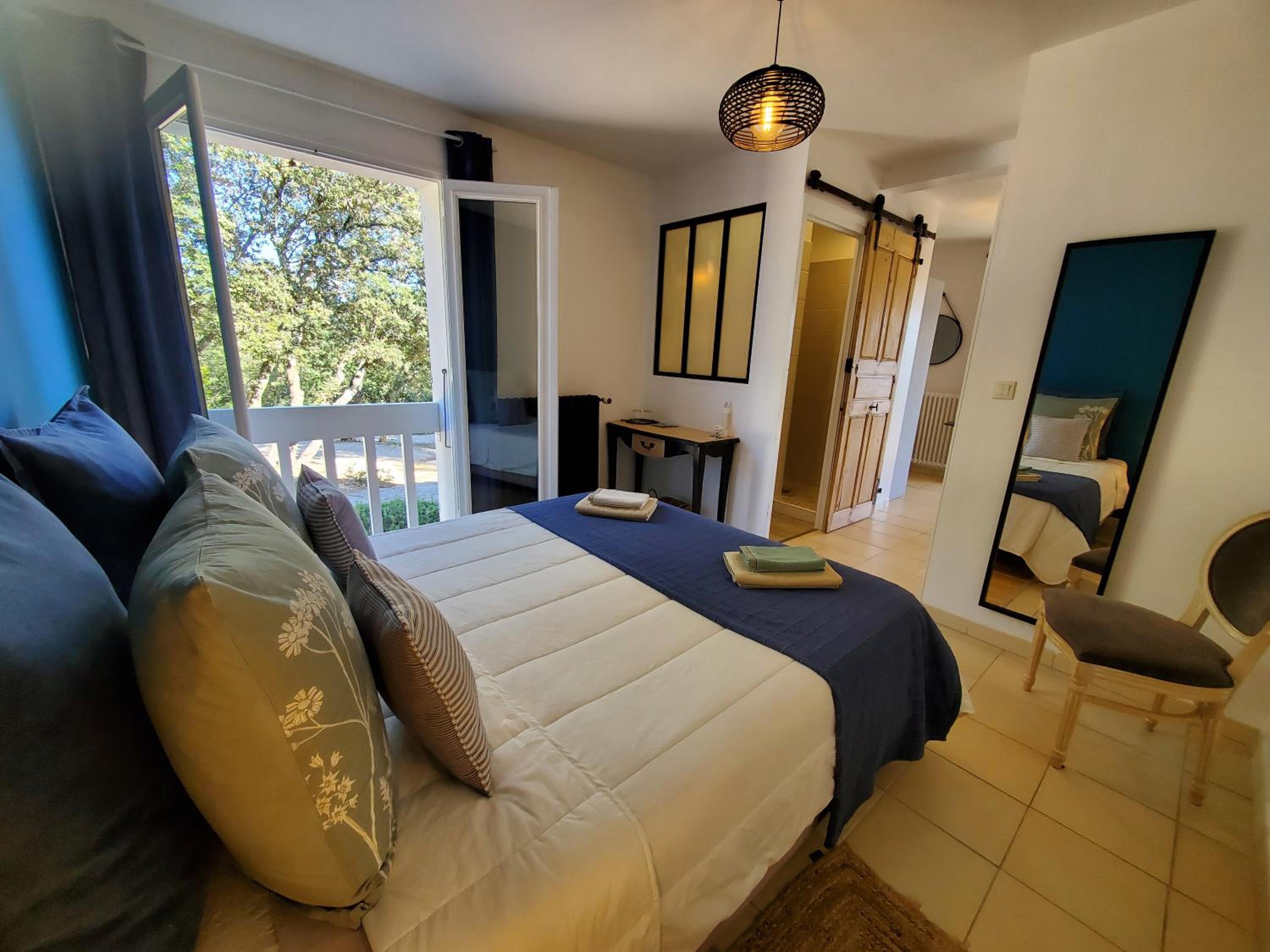 Double Room with Mountain View - Photo 5