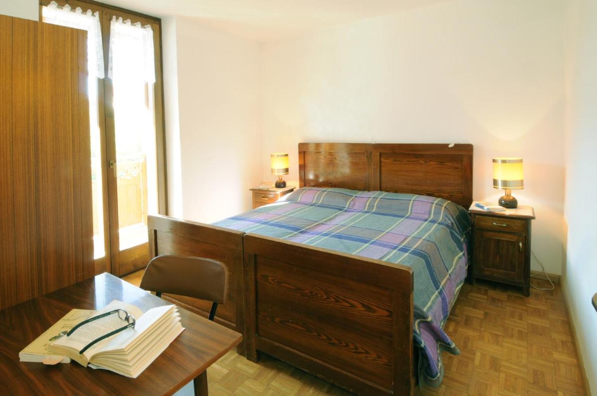 One-Bedroom Apartment (6 Adults) photo 3