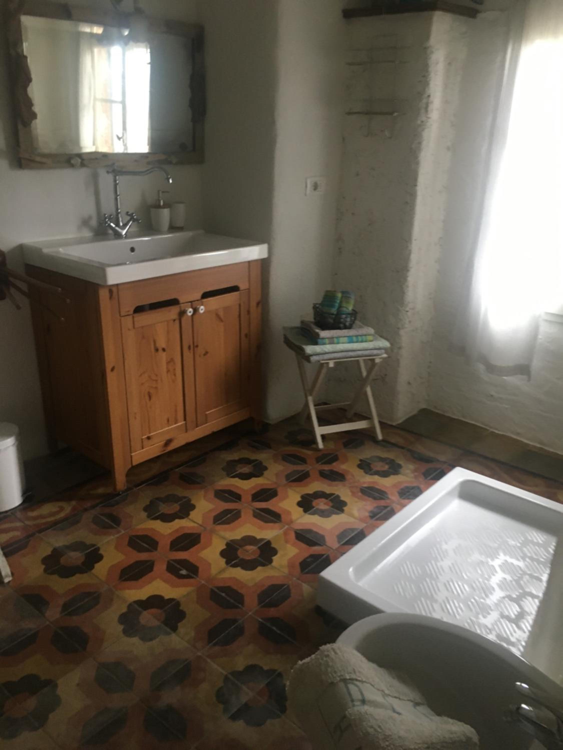 Double Room with Private Bathroom - Photo 19