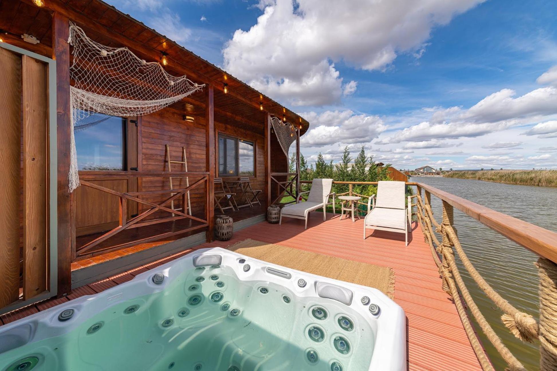 Argos Bungalow with private jacuzzi - Photo 18