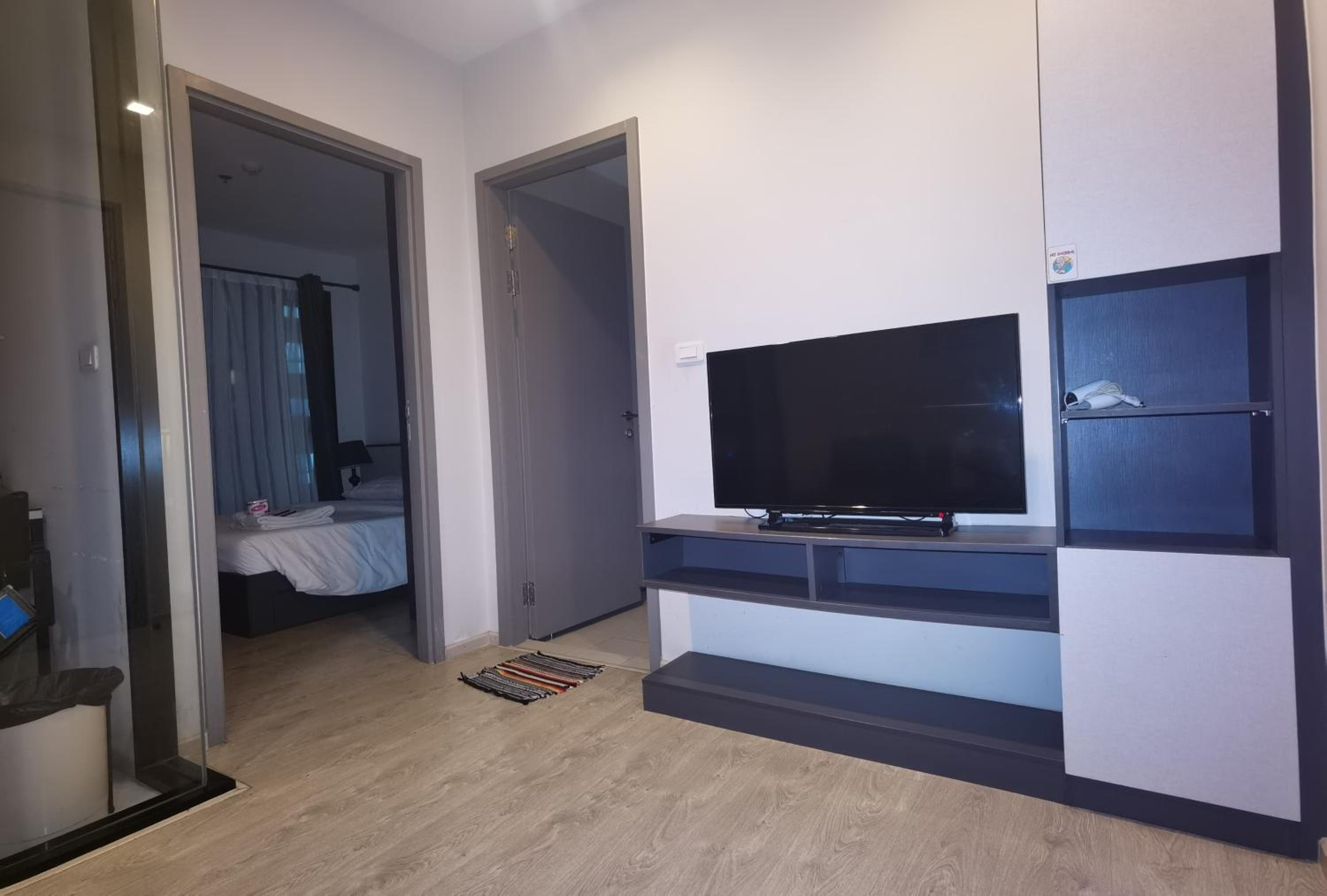 One-Bedroom Apartment with Balcony - Photo 18