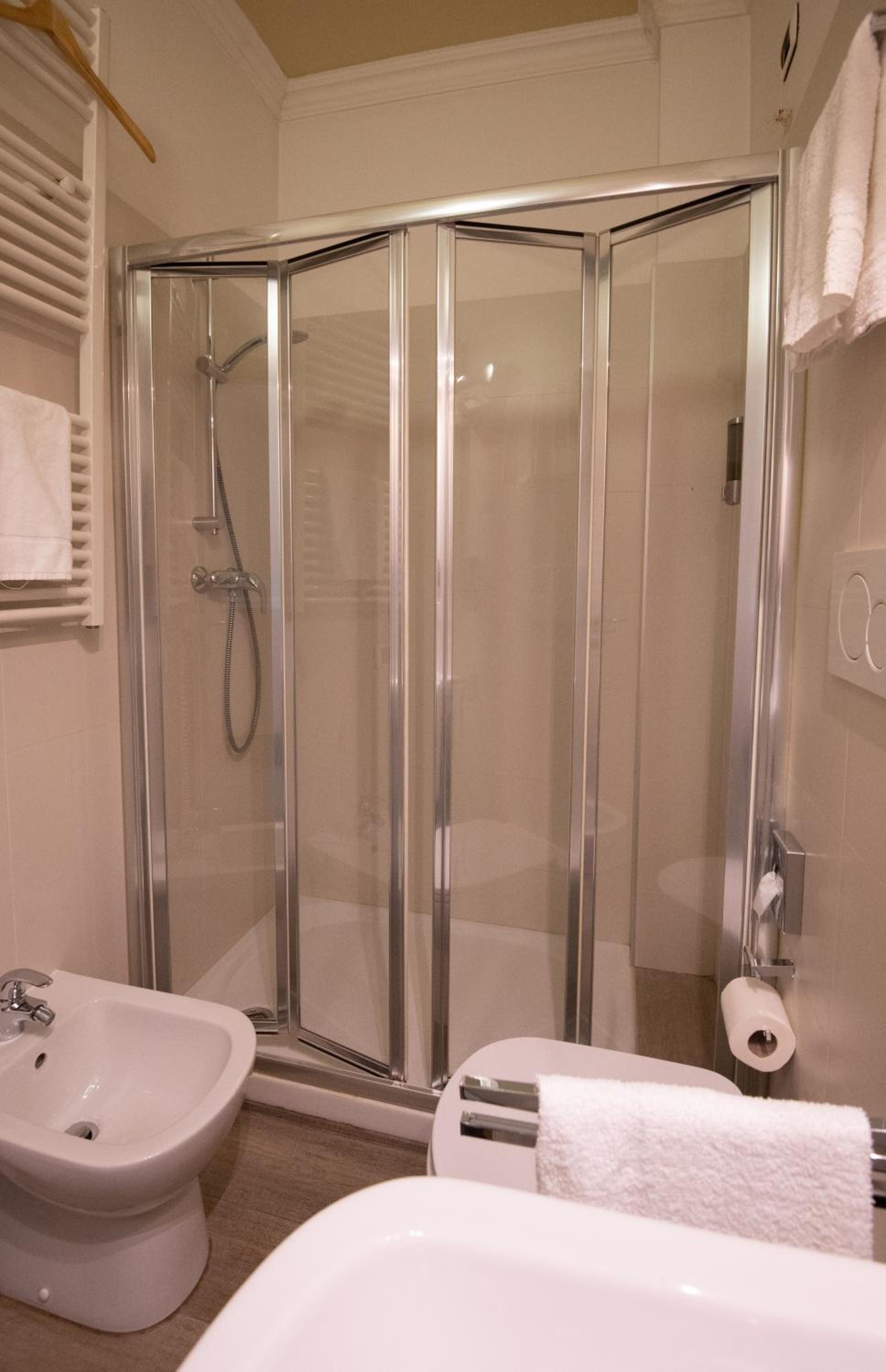 Deluxe Double Room (2 Adults) - Photo 10