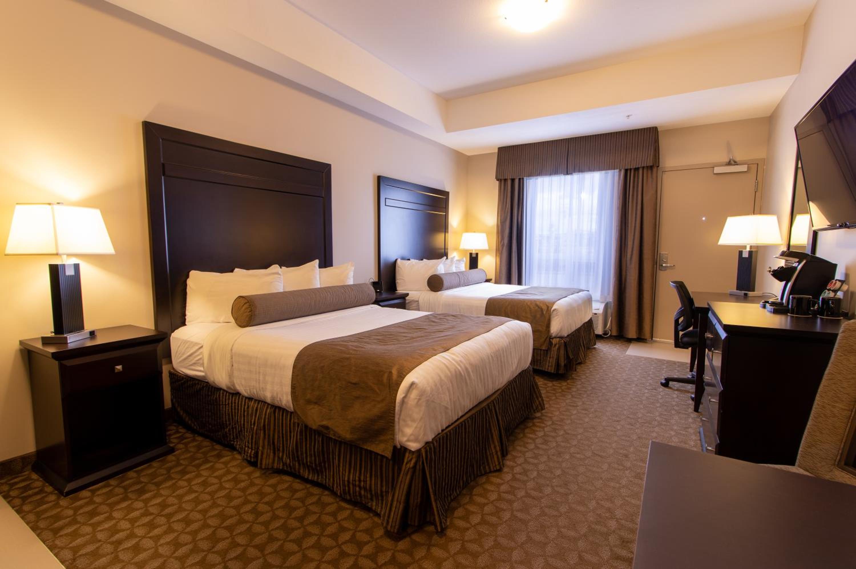 Queen Suite with Two Queen Beds