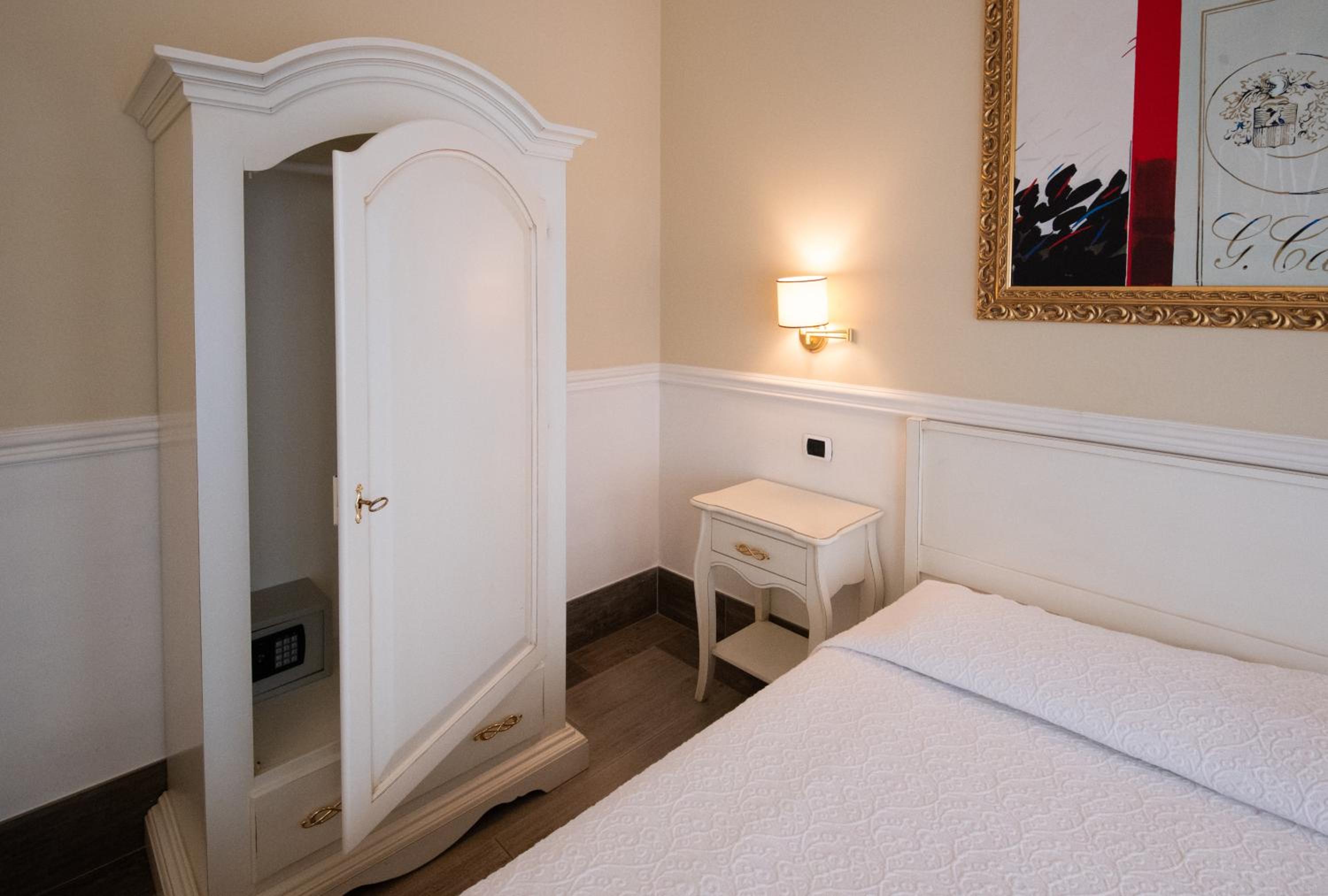 Deluxe Double Room (2 Adults) - Photo 5