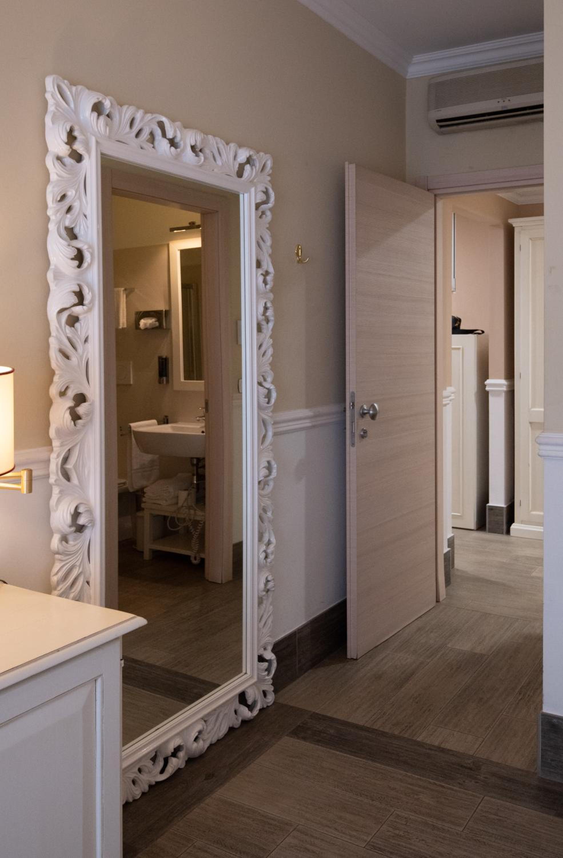 Deluxe Double Room (2 Adults) - Photo 2