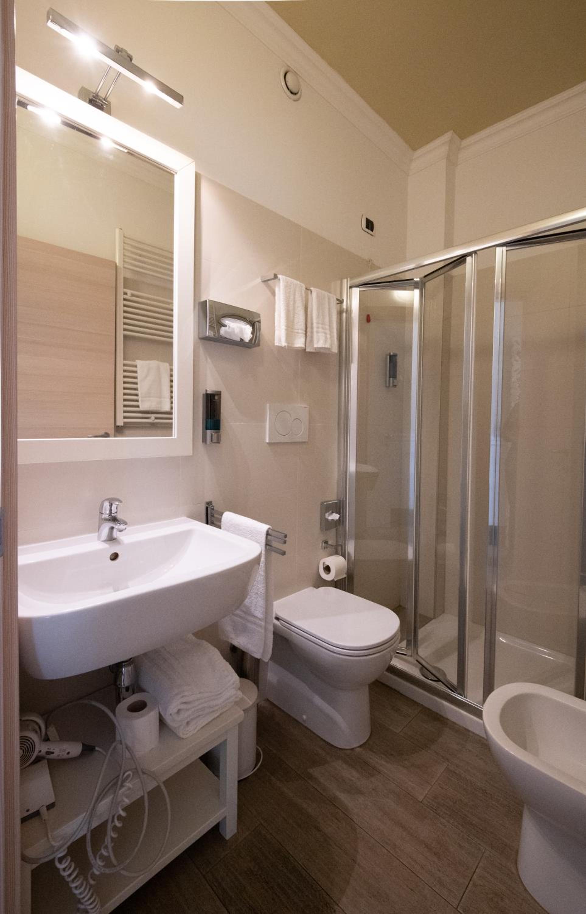 Deluxe Double Room (2 Adults) - Photo 34