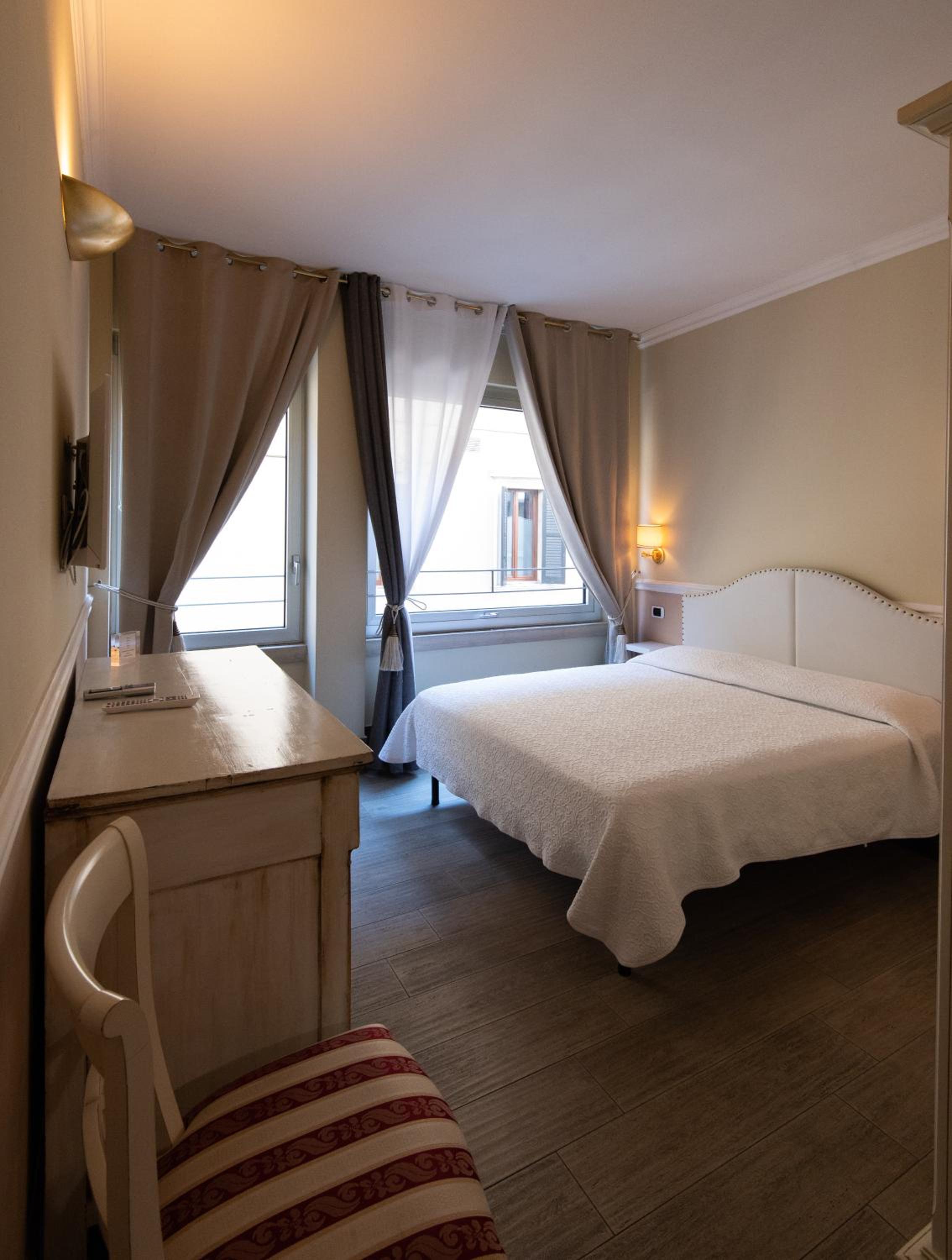 Deluxe Double Room (2 Adults) - Photo 26