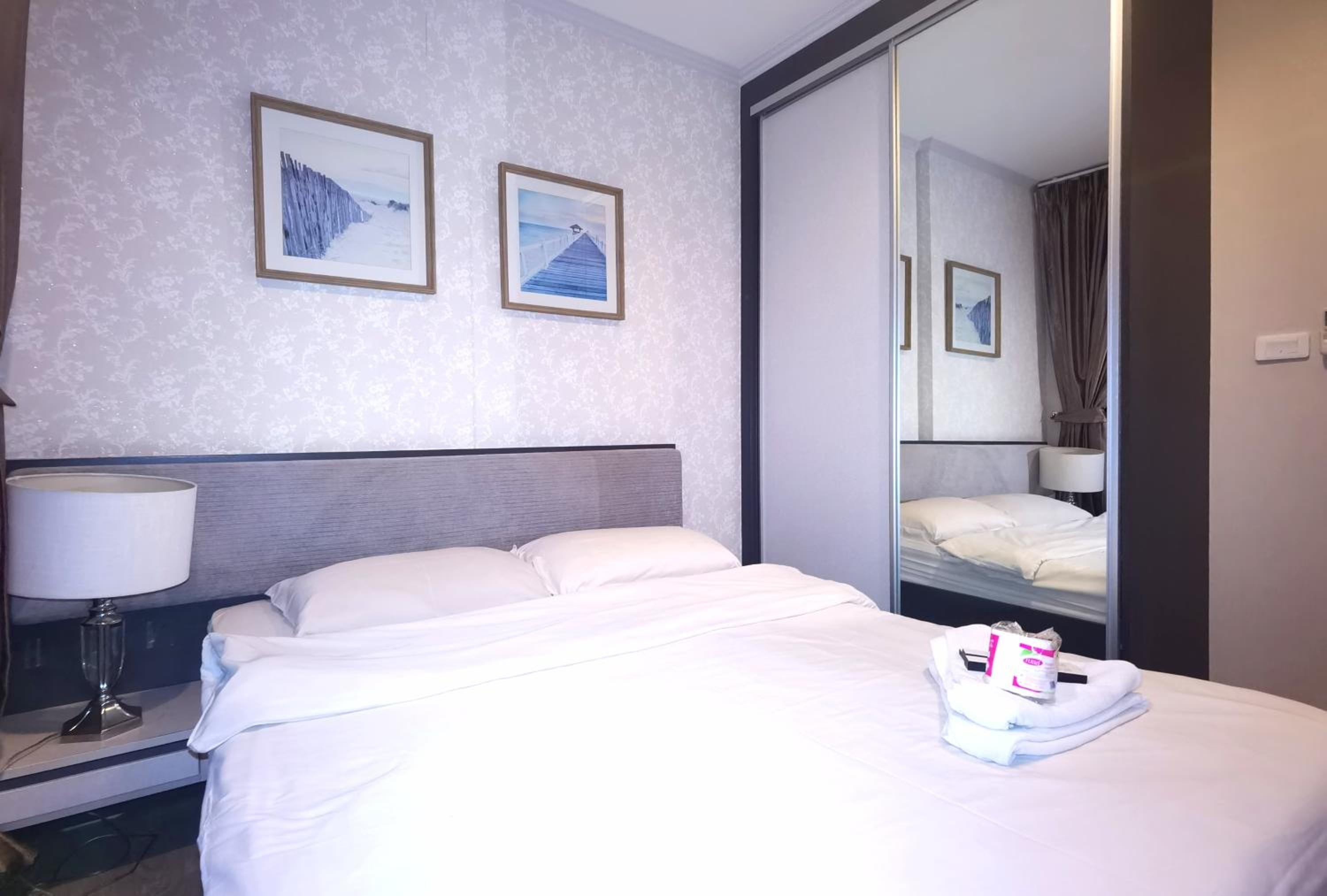 One-Bedroom Apartment with Balcony - Photo 6
