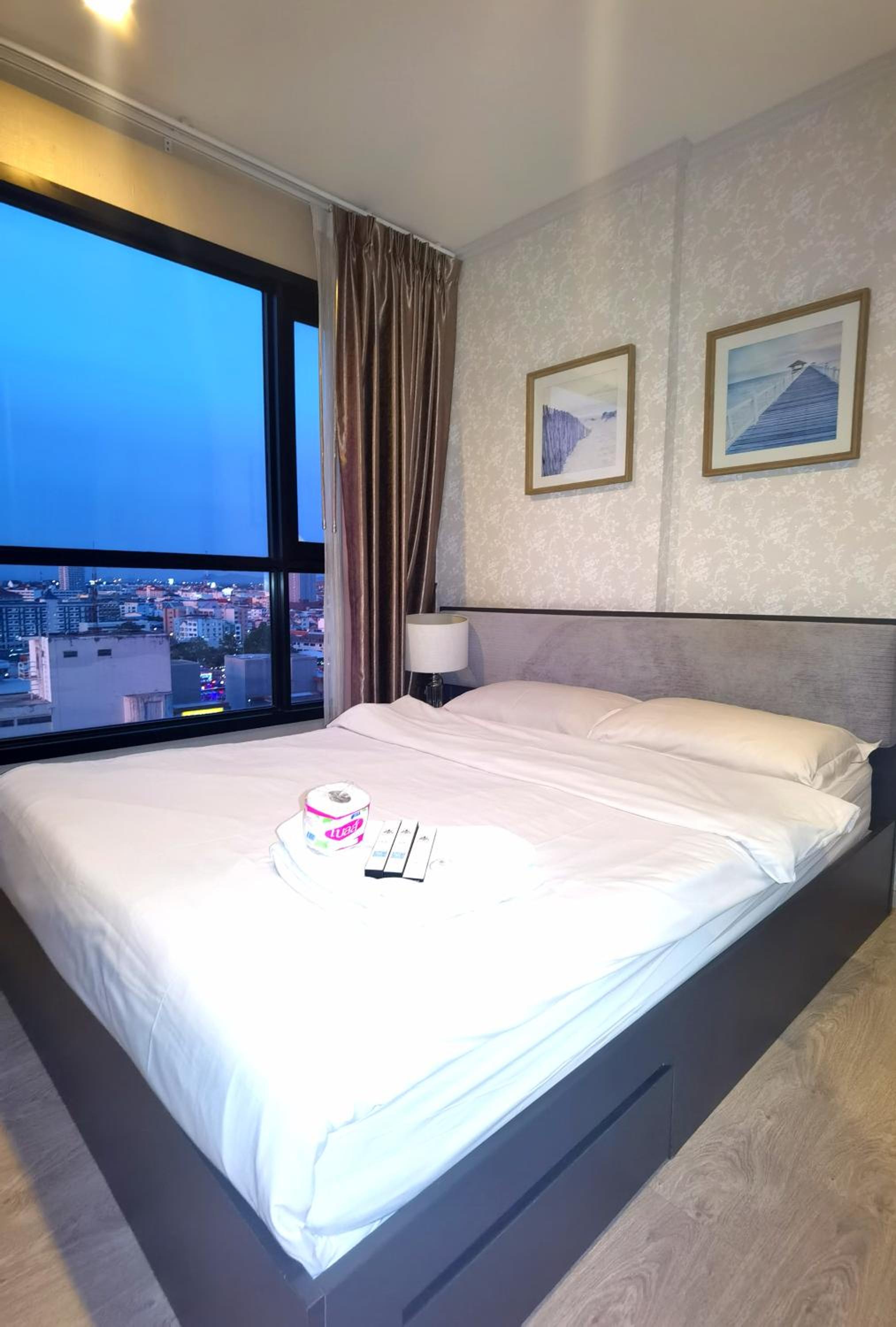 One-Bedroom Apartment with Balcony - Photo 7