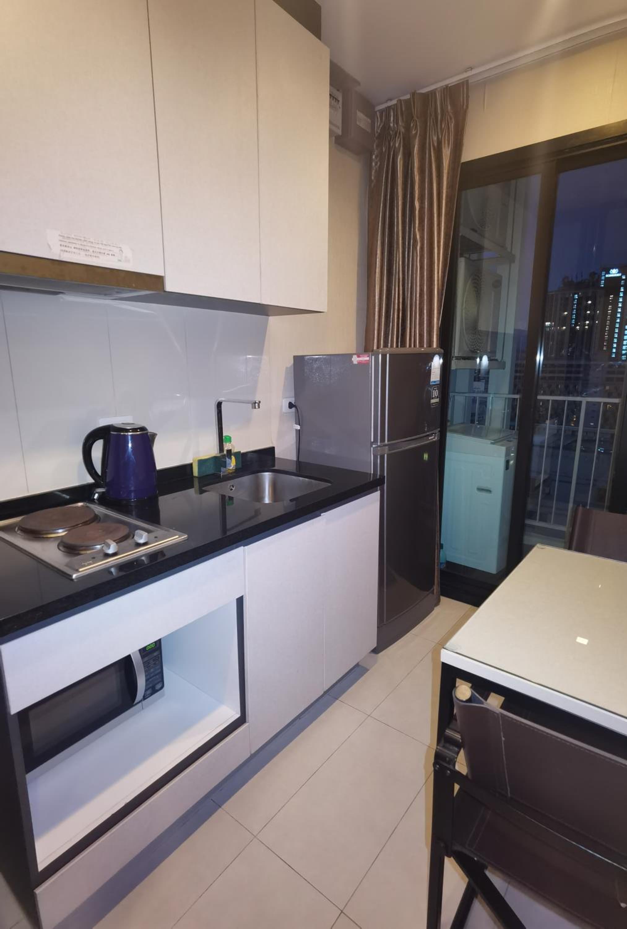 One-Bedroom Apartment with Balcony - Photo 44
