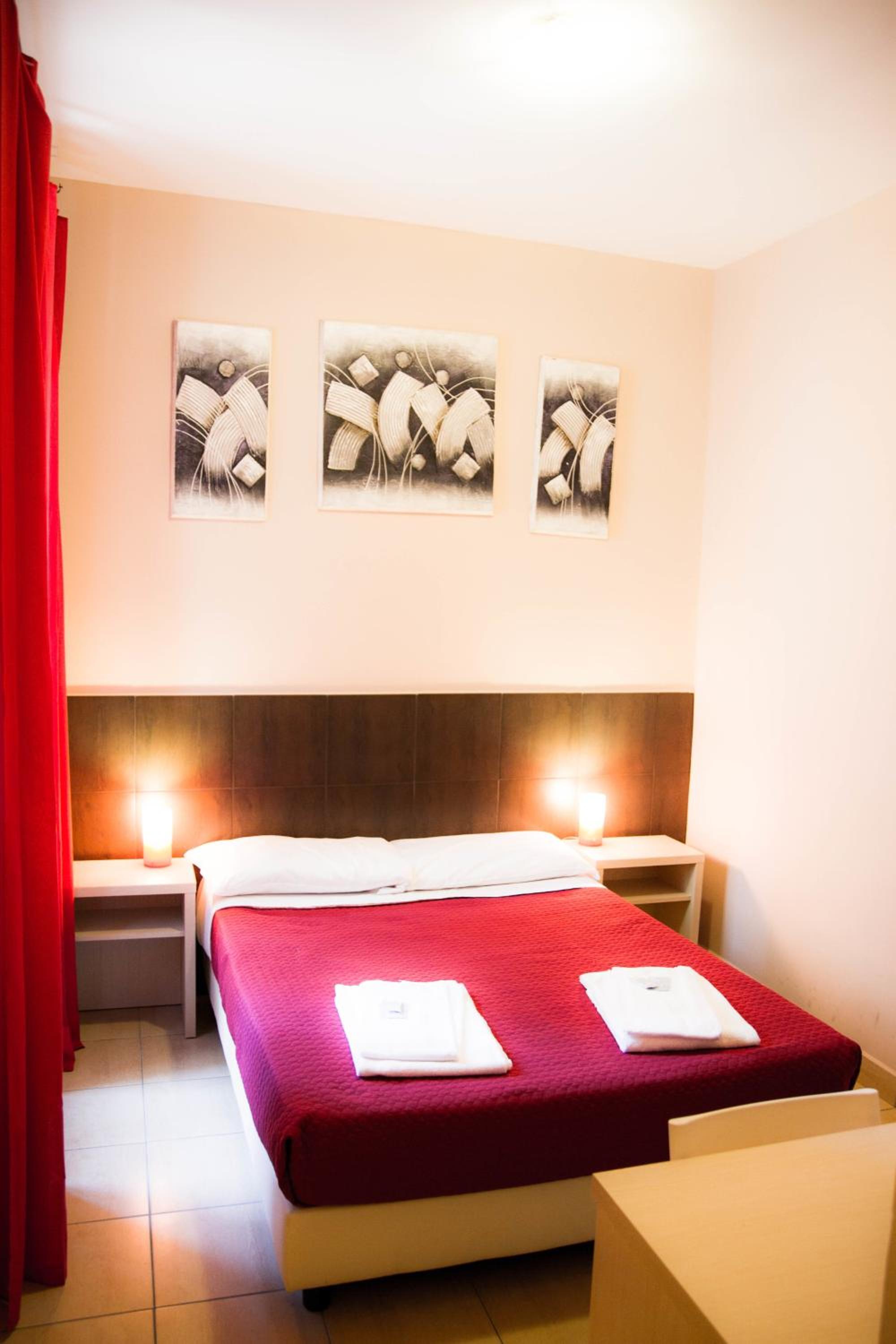 Double Room with Private Bathroom photo 1