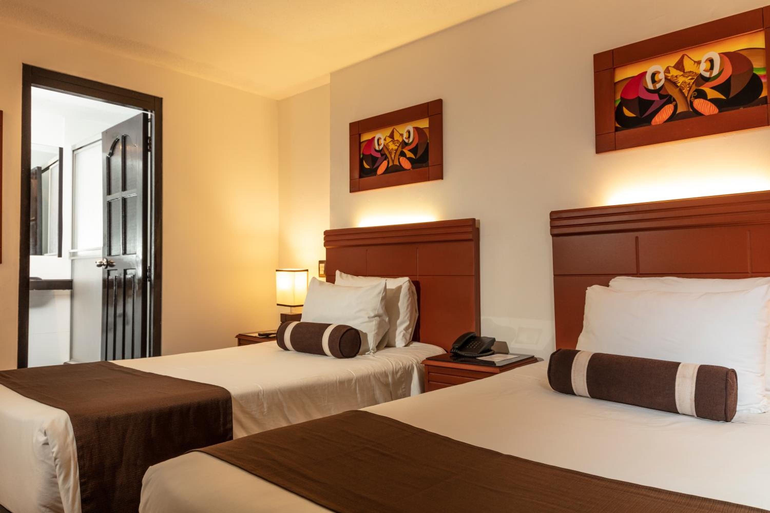 Standard Twin Room photo 2