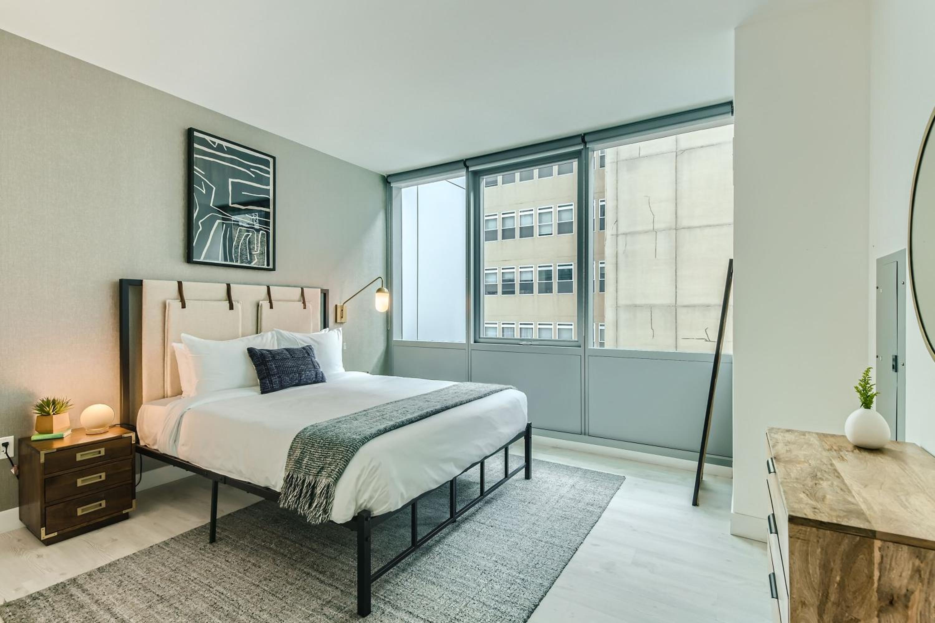 1 Bedroom Premium Apt in South Loop Chicago - Photo 4