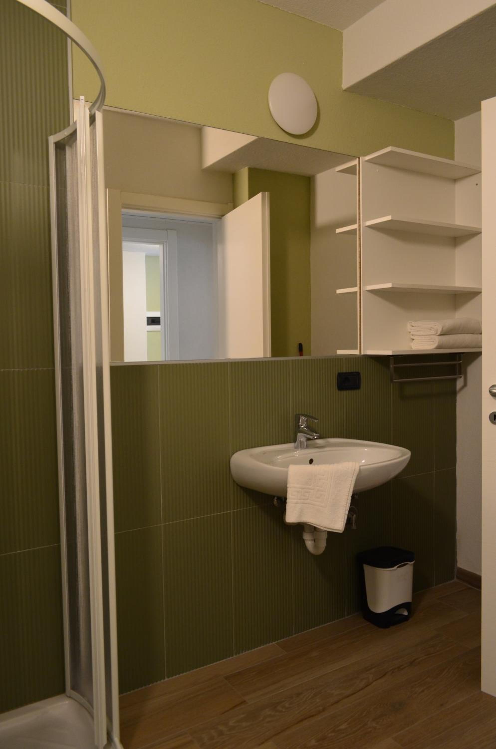 One-Bedroom Apartment photo 2