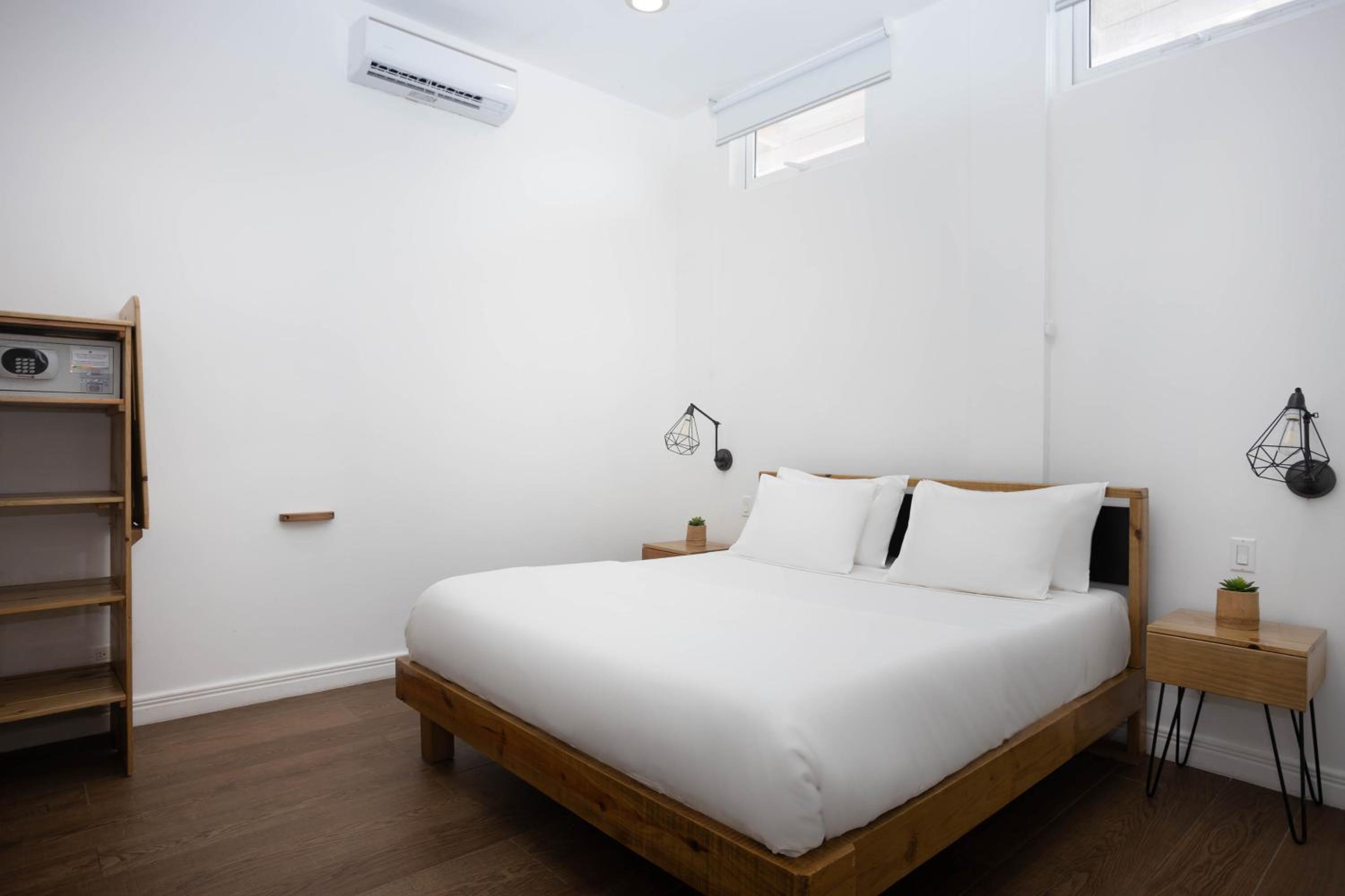 Queen Room photo 3