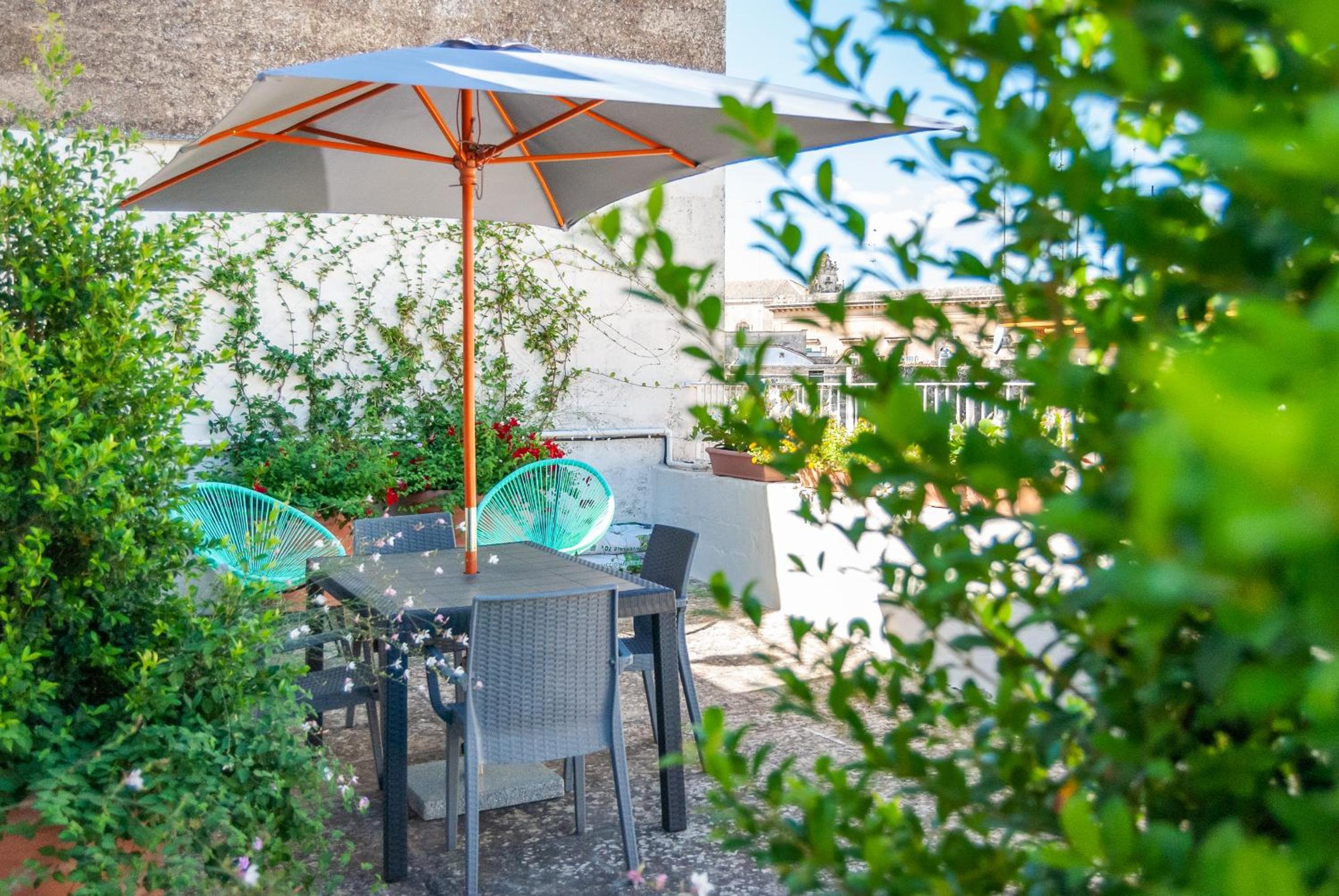 Studio with Terrace - Split Level - Photo 2