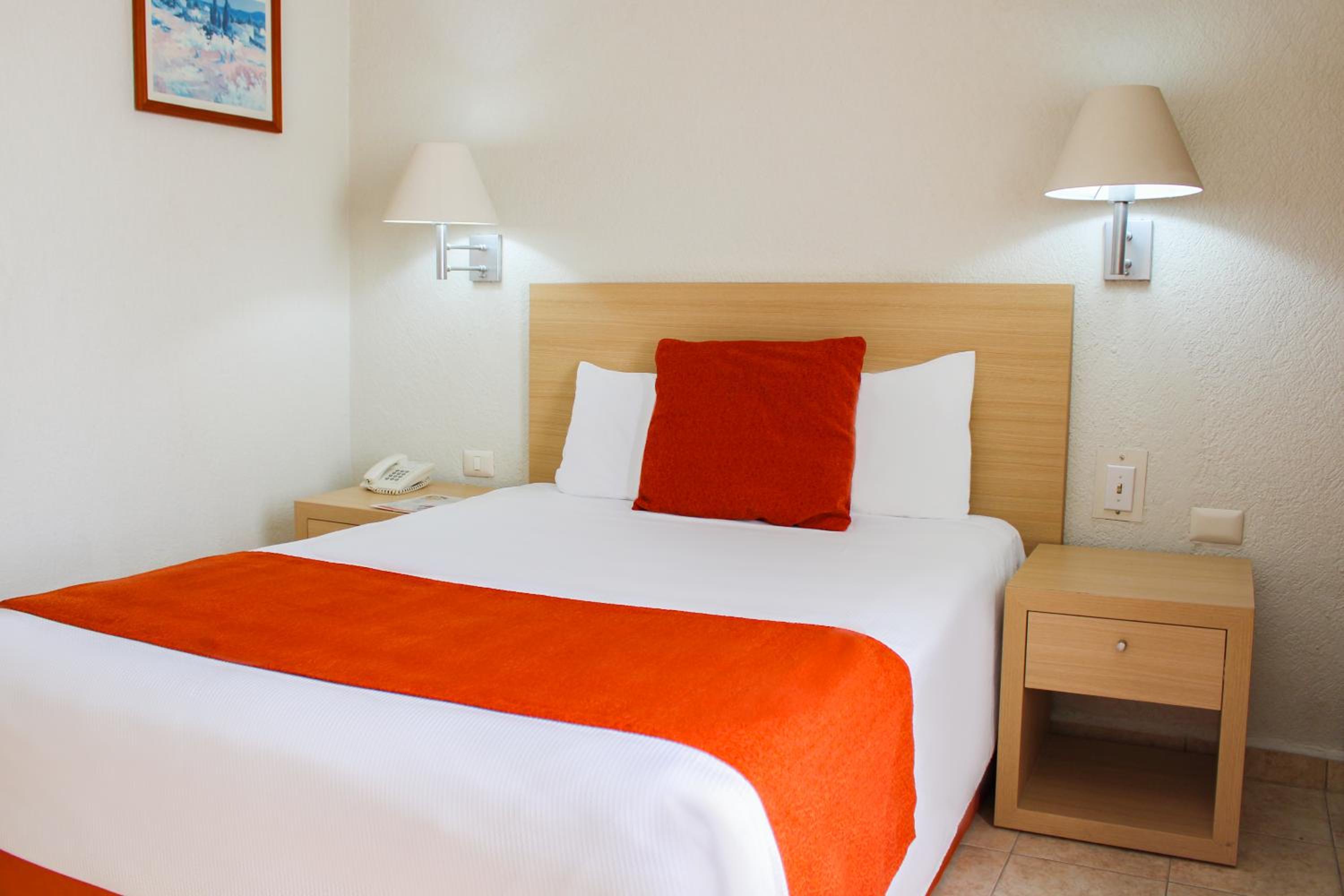 Standard Queen Room - Photo 1