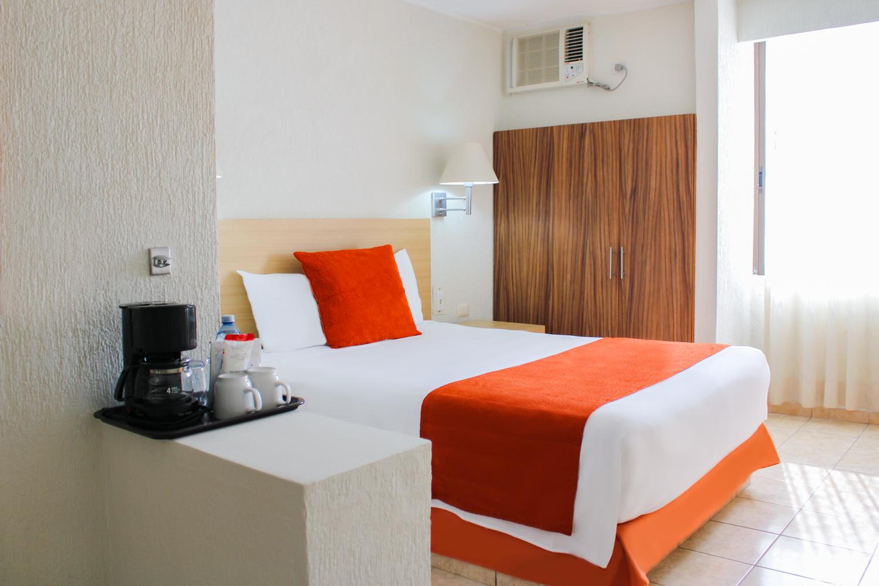 Standard Queen Room - Photo 3