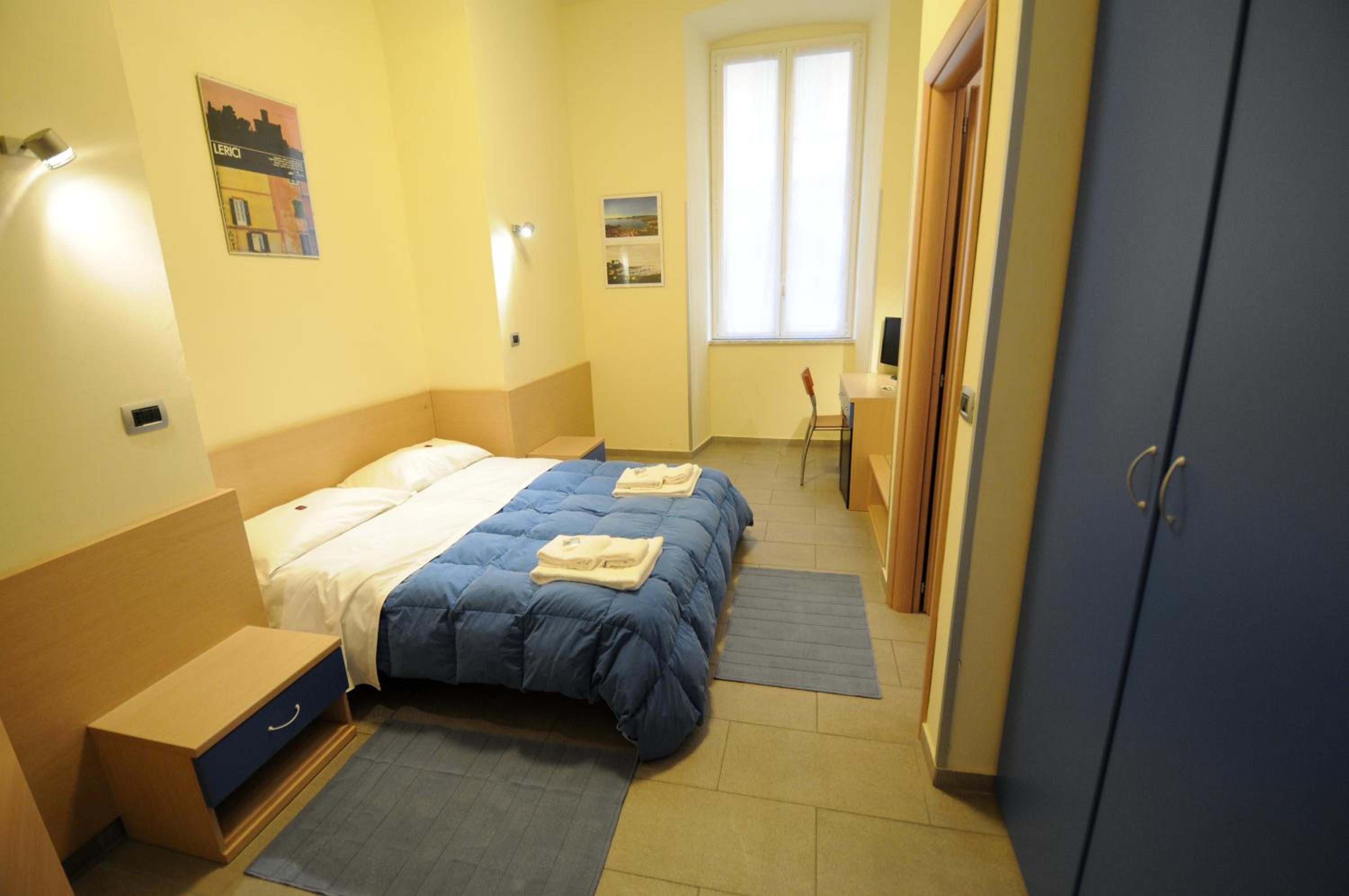 Two Connecting Double Rooms - Photo 30