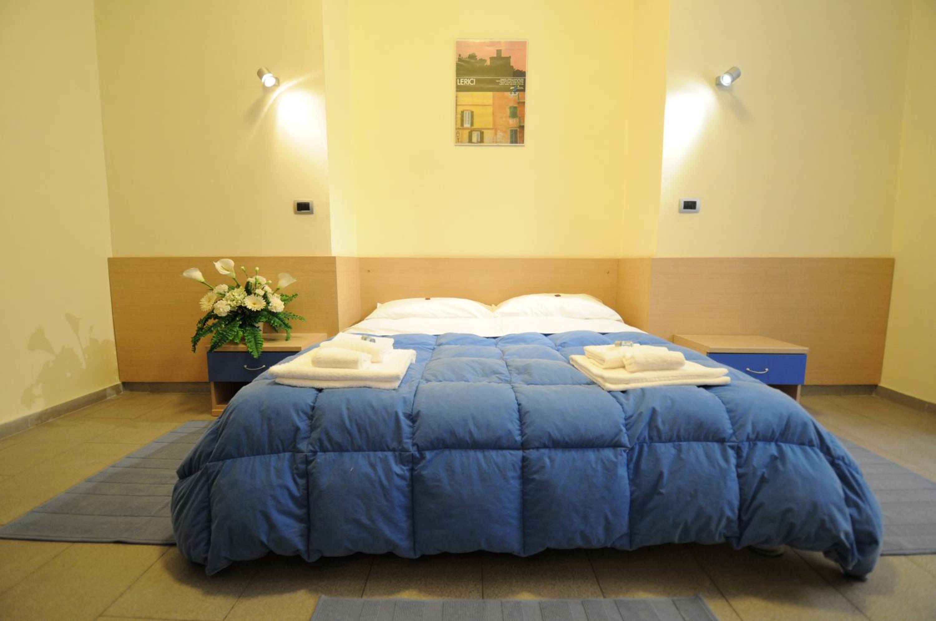 Two Connecting Double Rooms - Photo 24
