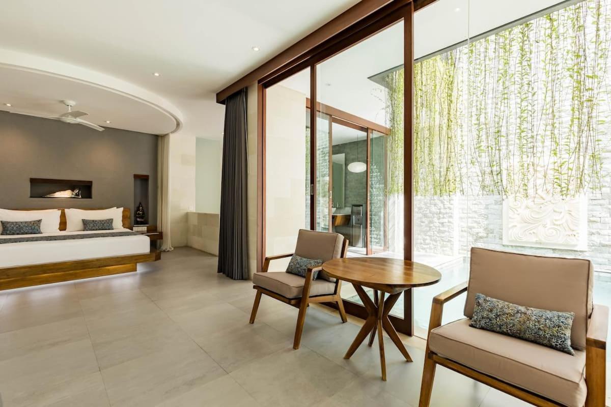 Deluxe King Room - Photo 14