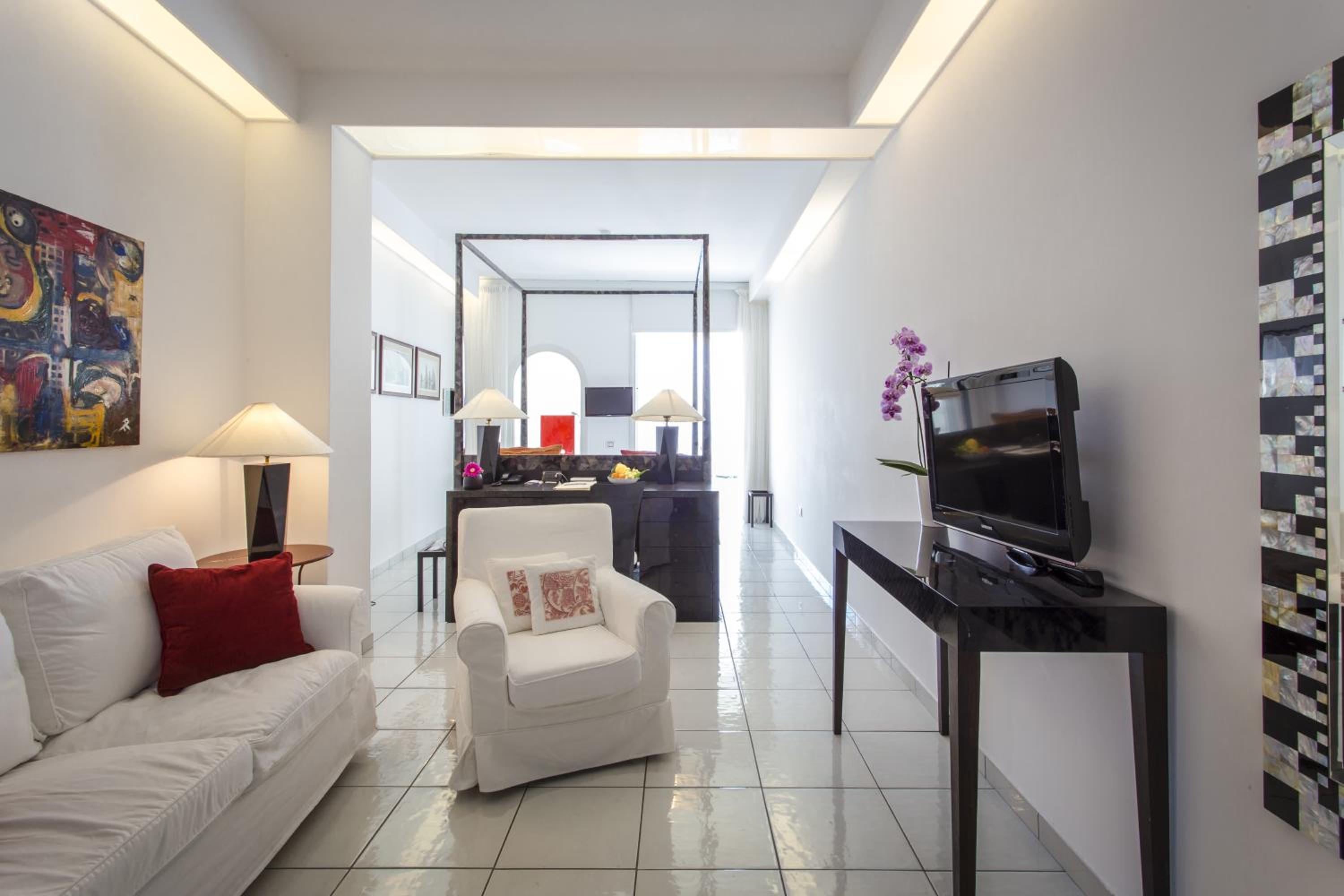 Suite - Photo 4