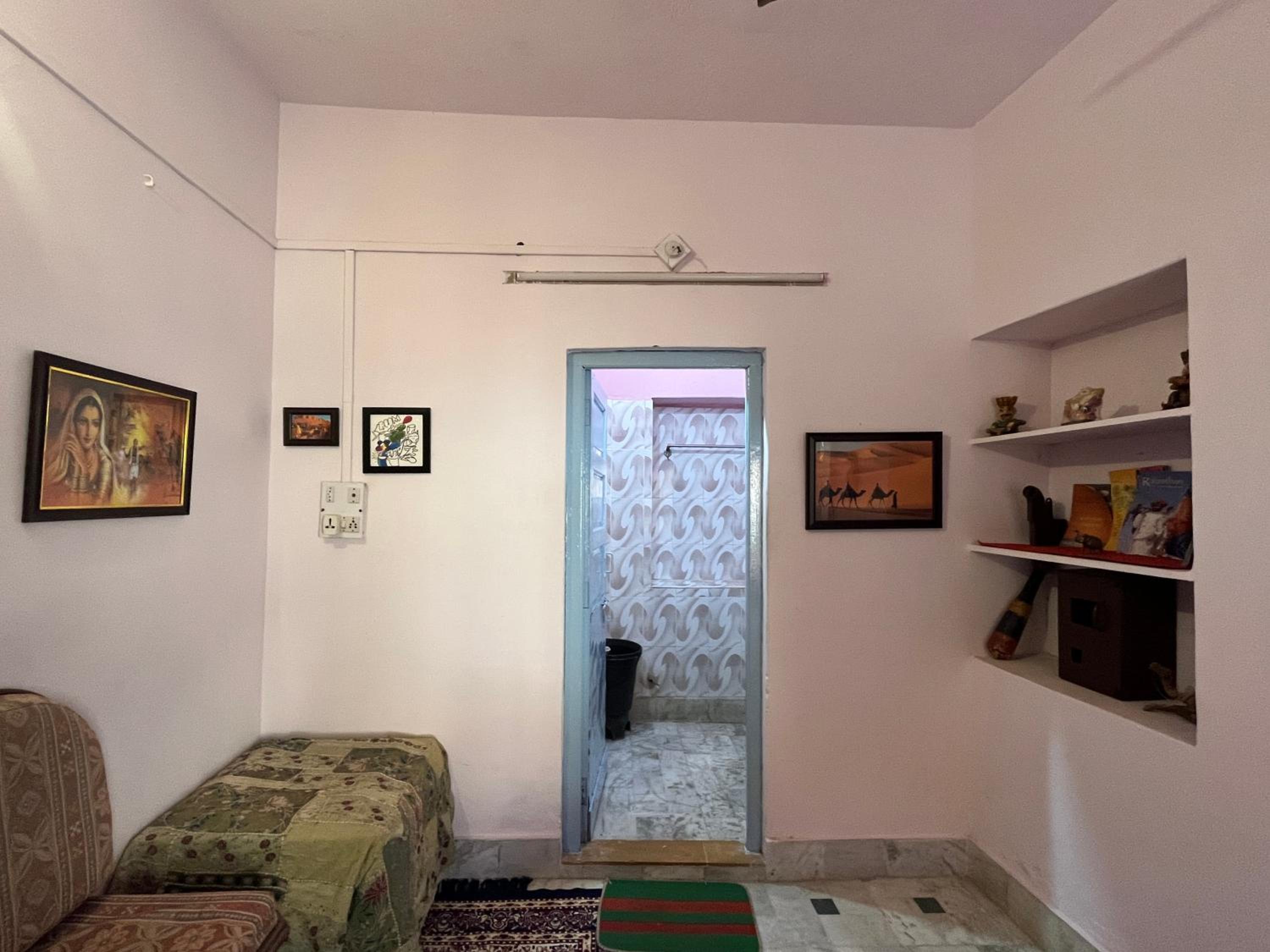Budget Double Room photo 2