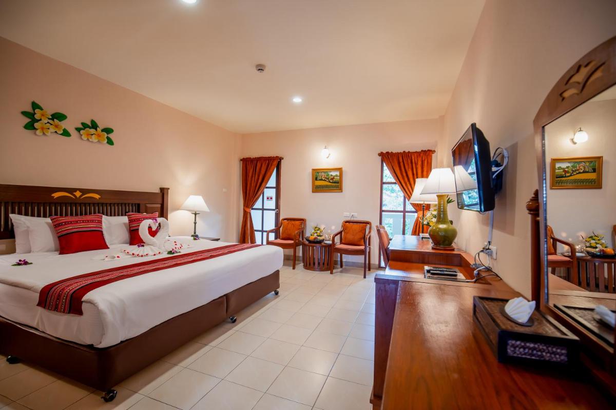 Deluxe Double or Twin Room with Pool View - Photo 1