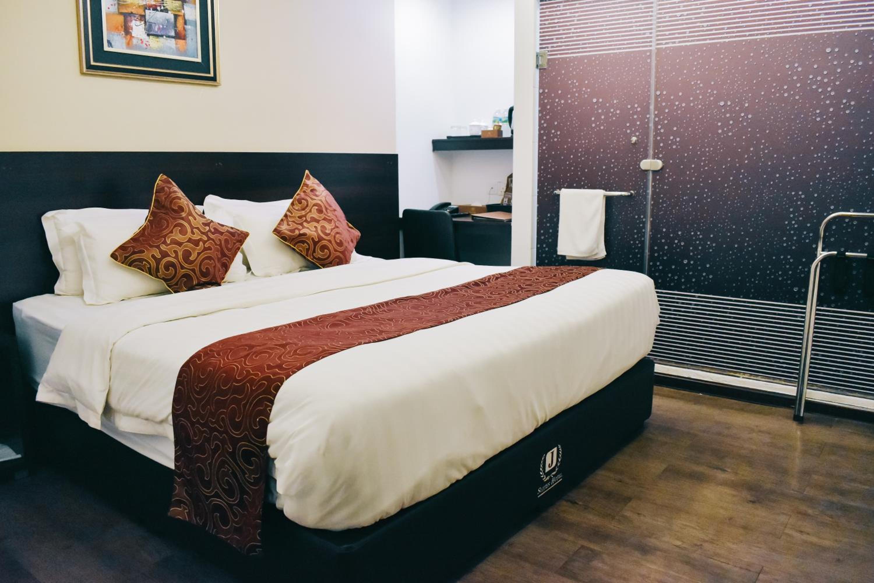Superior King Room - Non window