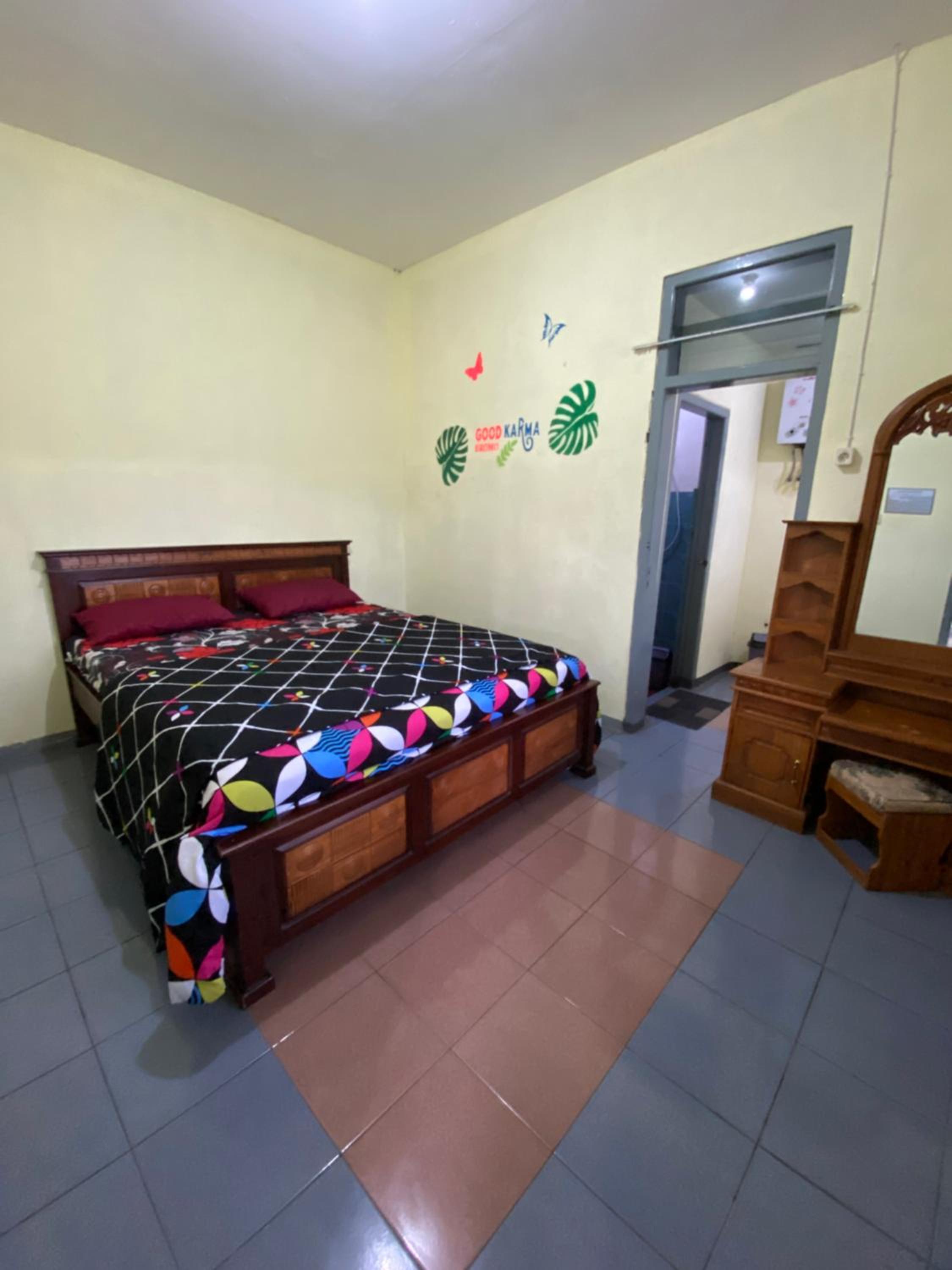 Standard Double Room - Photo 8