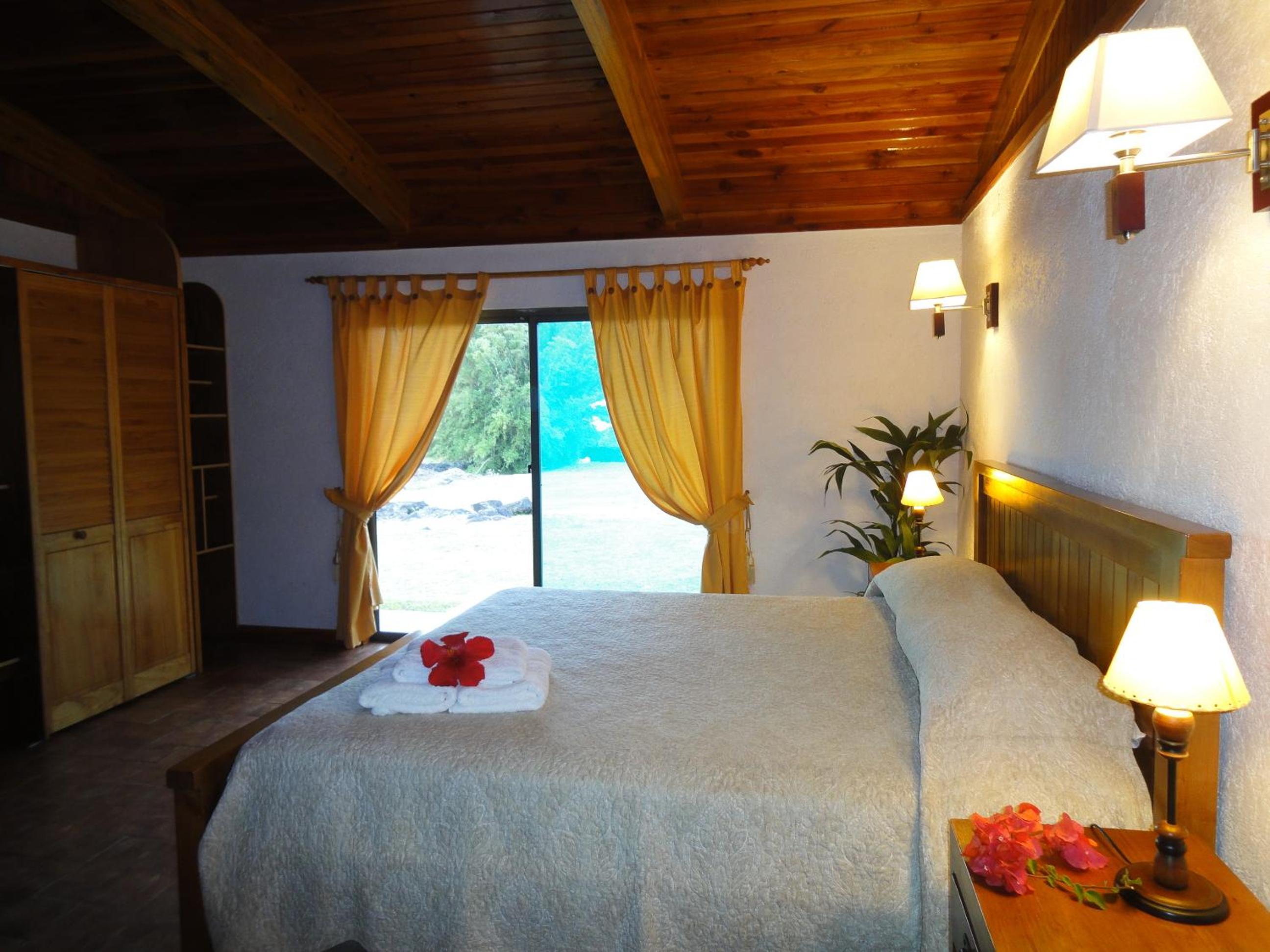 Three-Bedroom House photo 2