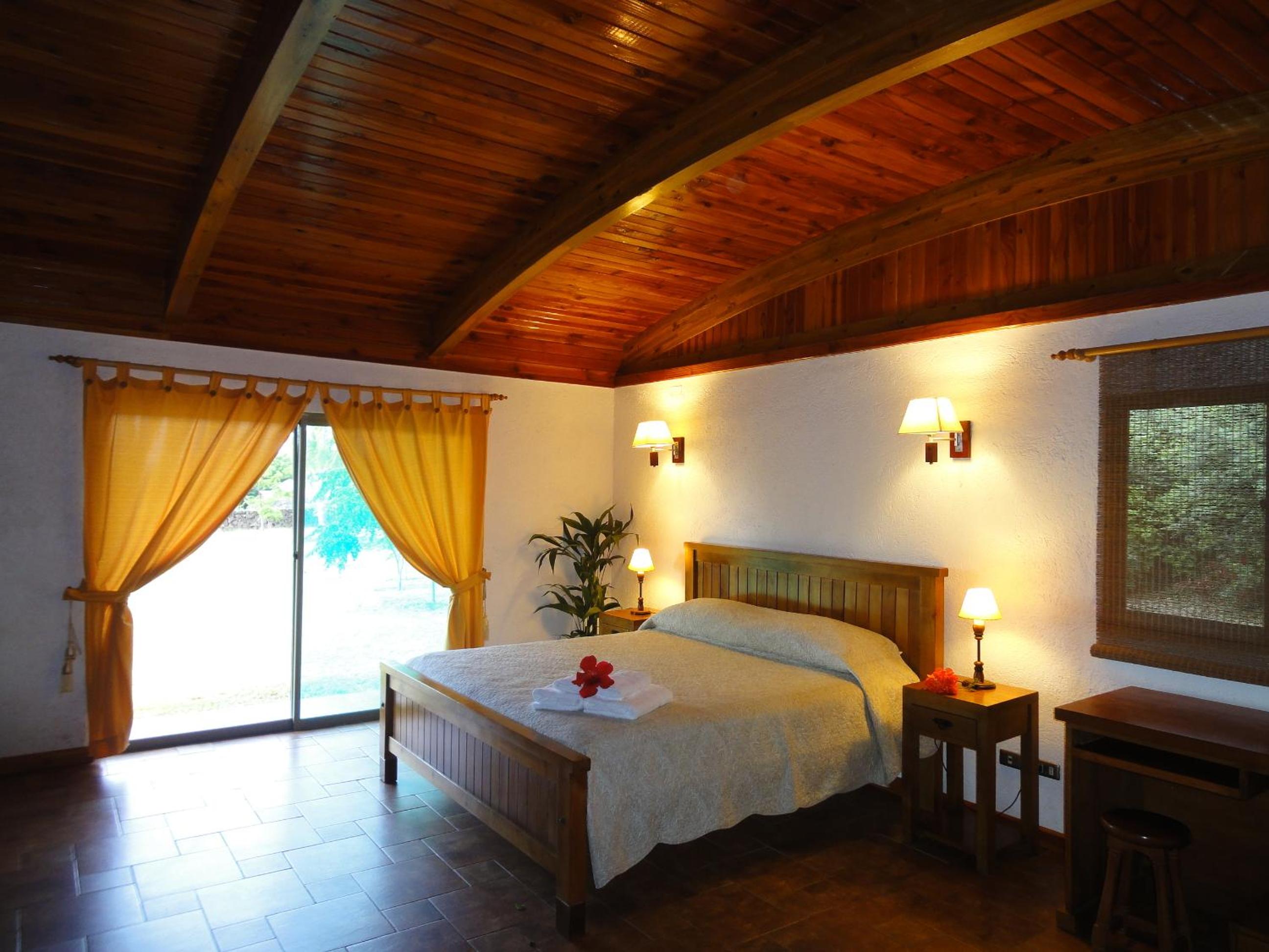 Three-Bedroom House photo 3