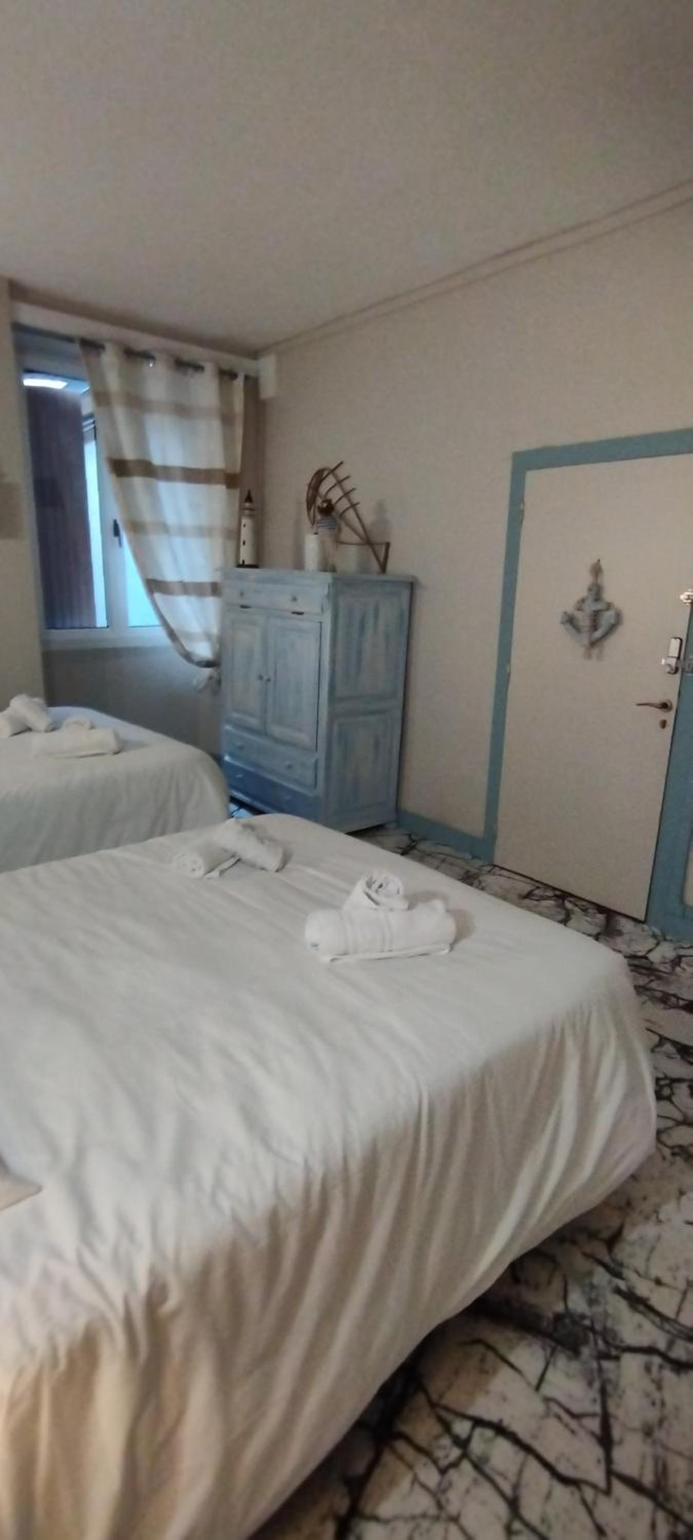 Quadruple Room with Garden View - Photo 8
