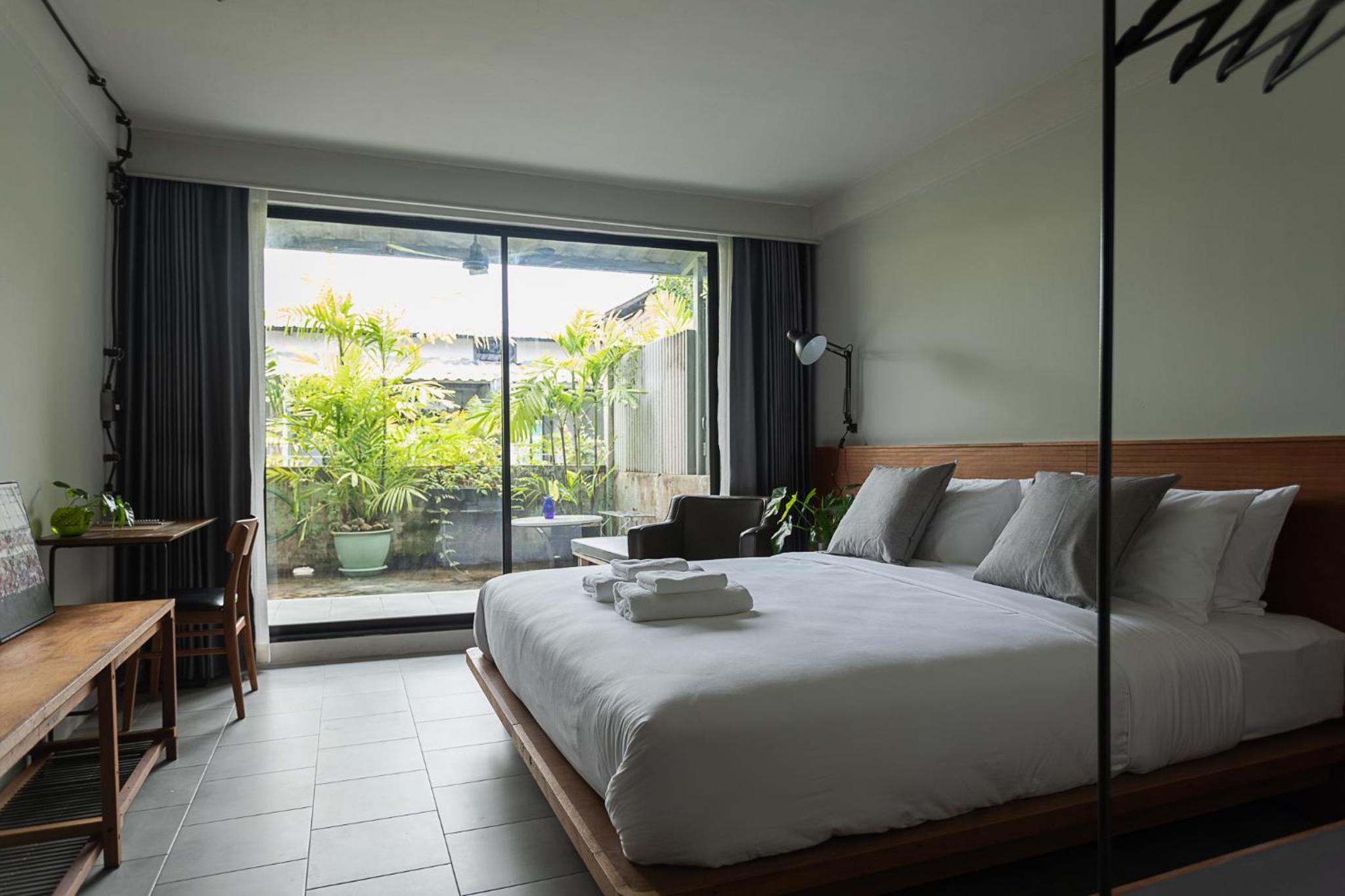 Queen Room with Balcony photo 3