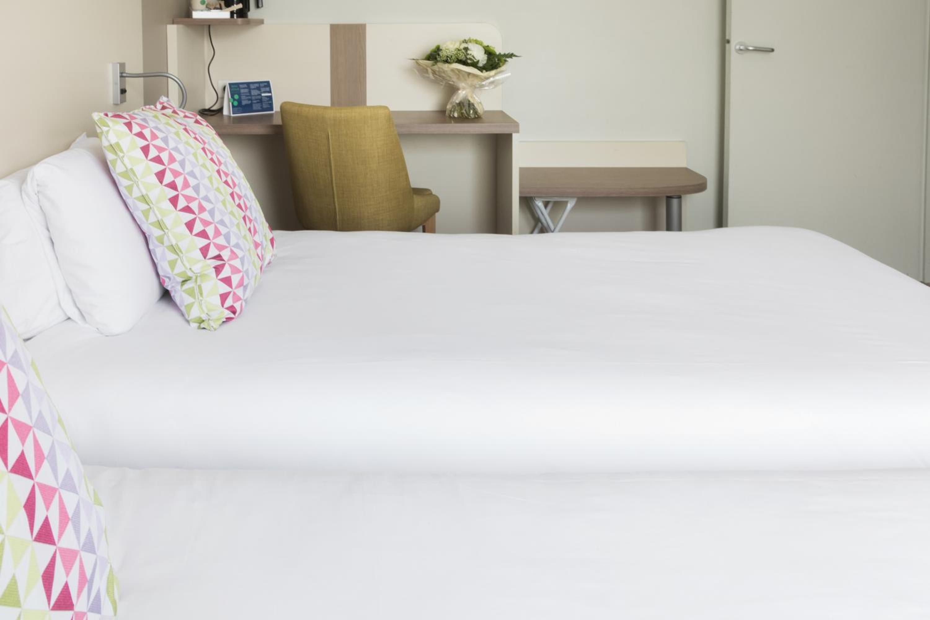 Twin Room - Photo 3