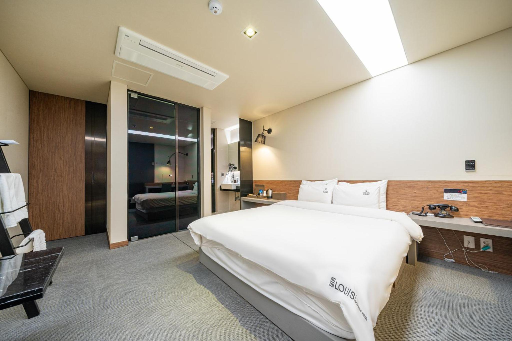 Double Room with Private Bathroom photo 3
