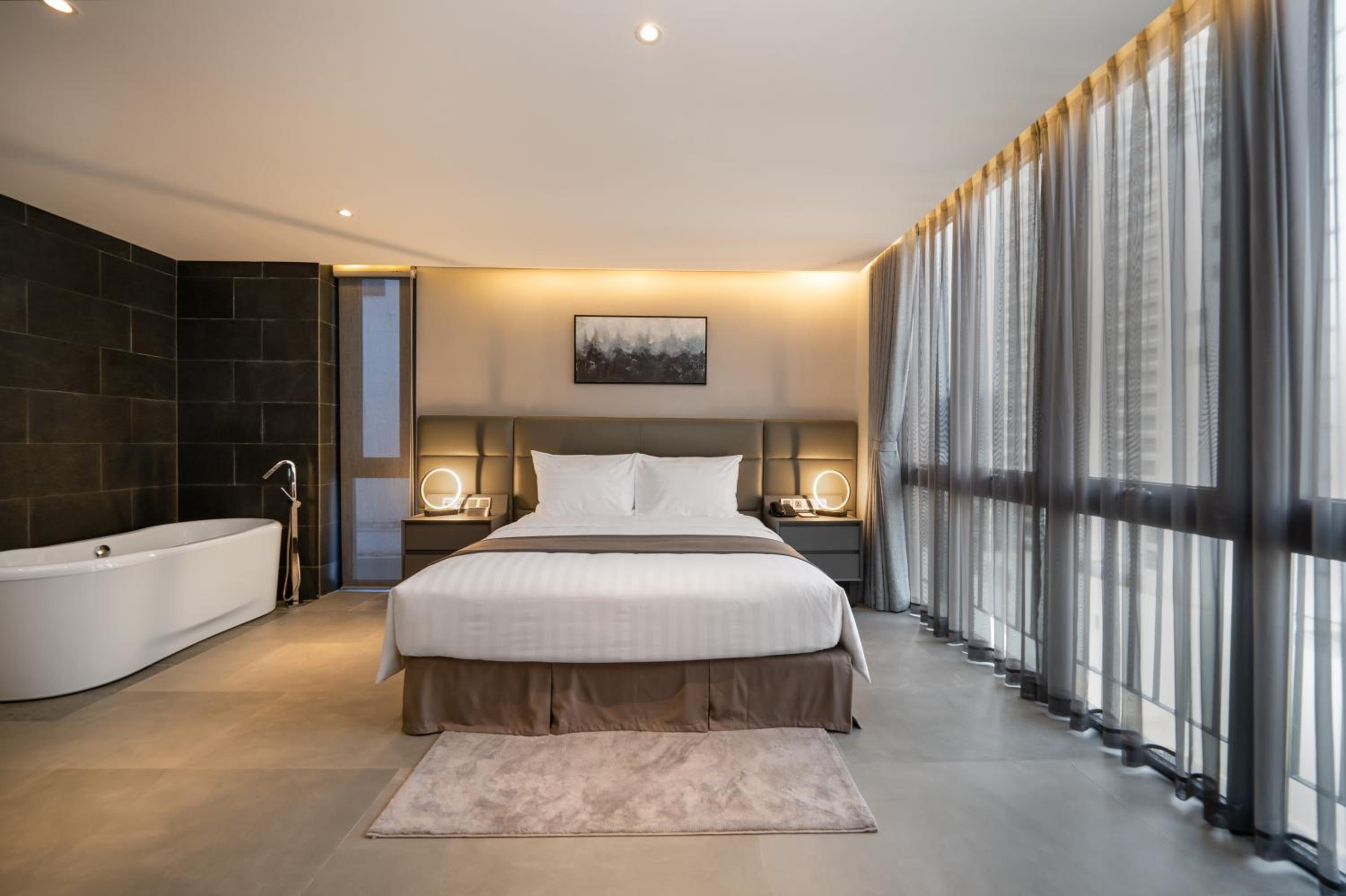 Junior Suite with City View photo 3