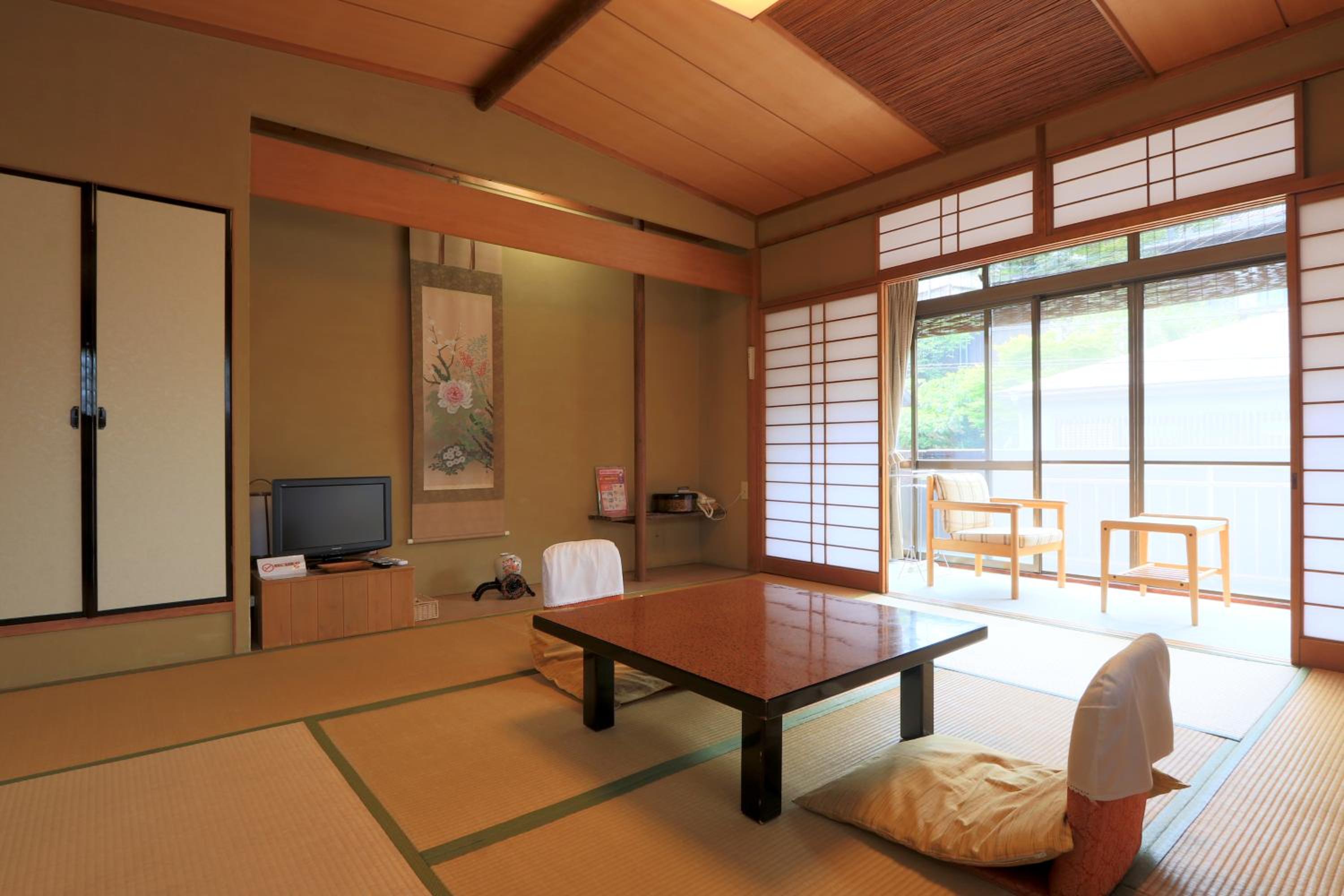 Japanese-Style Quadruple Room photo 2