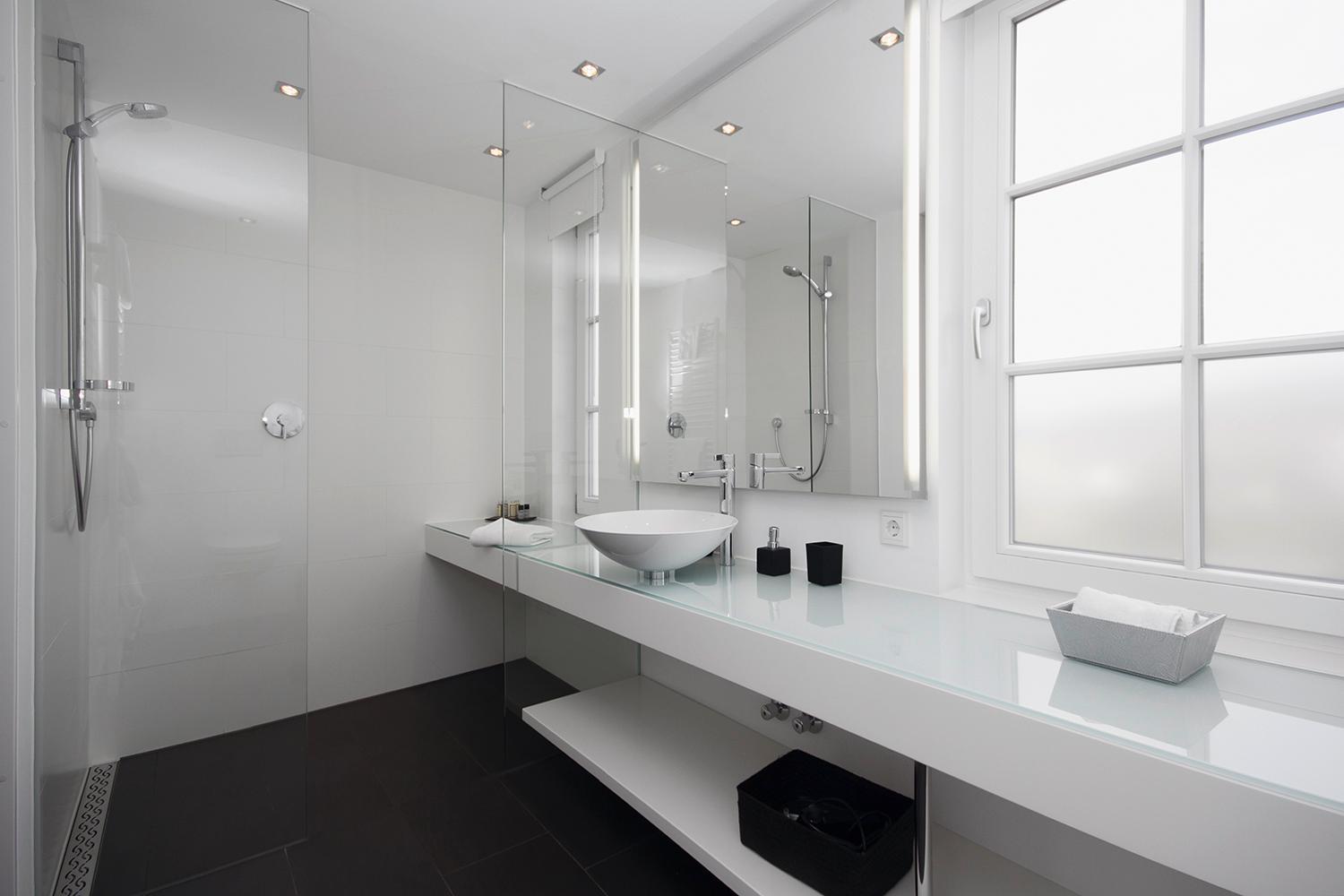 Junior Suite with Balcony - Photo 5