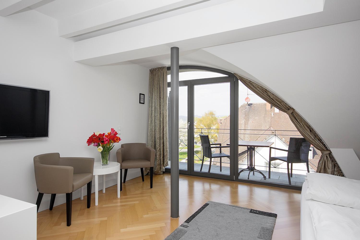 Junior Suite with Balcony - Photo 1