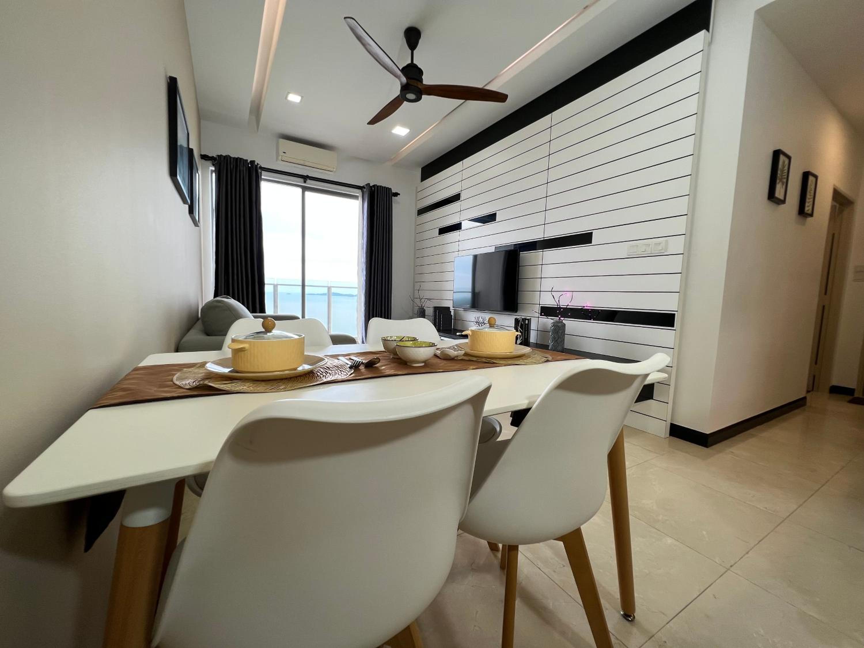 Luxury Family 2 Bedroom Suite (Private Bathtub and Sea View)