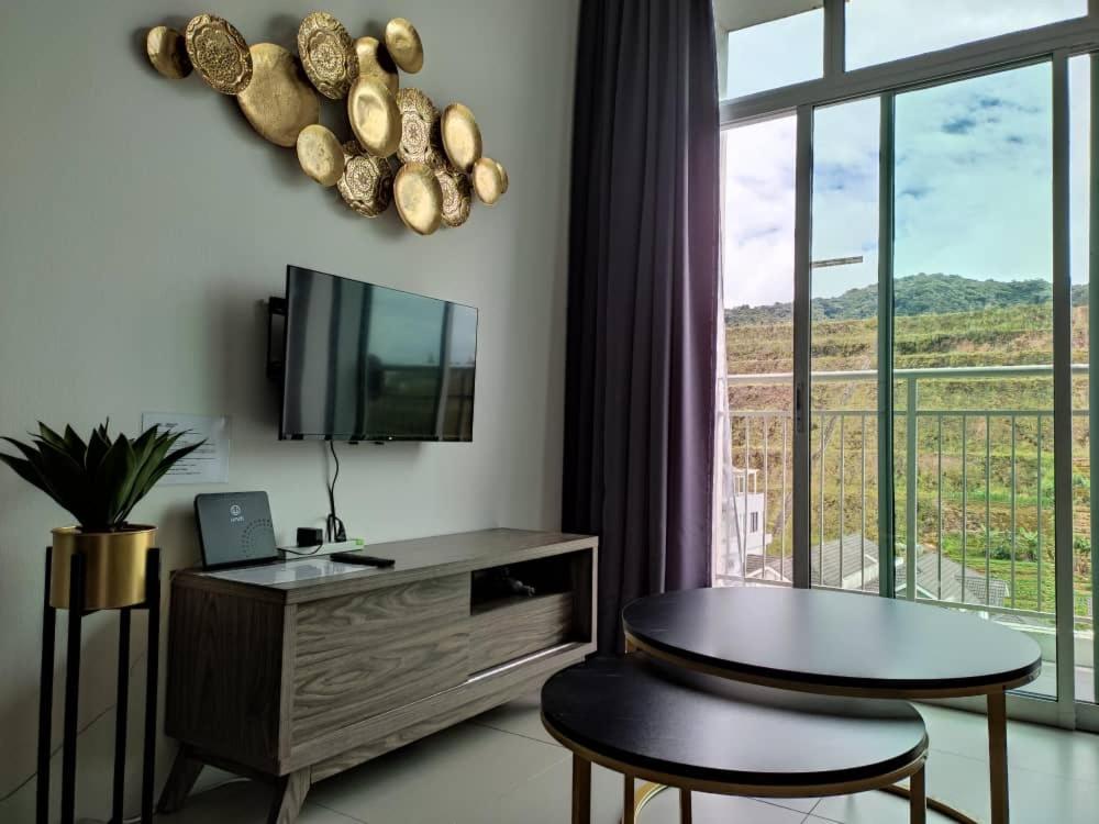 Apartment with Mountain View photo 3