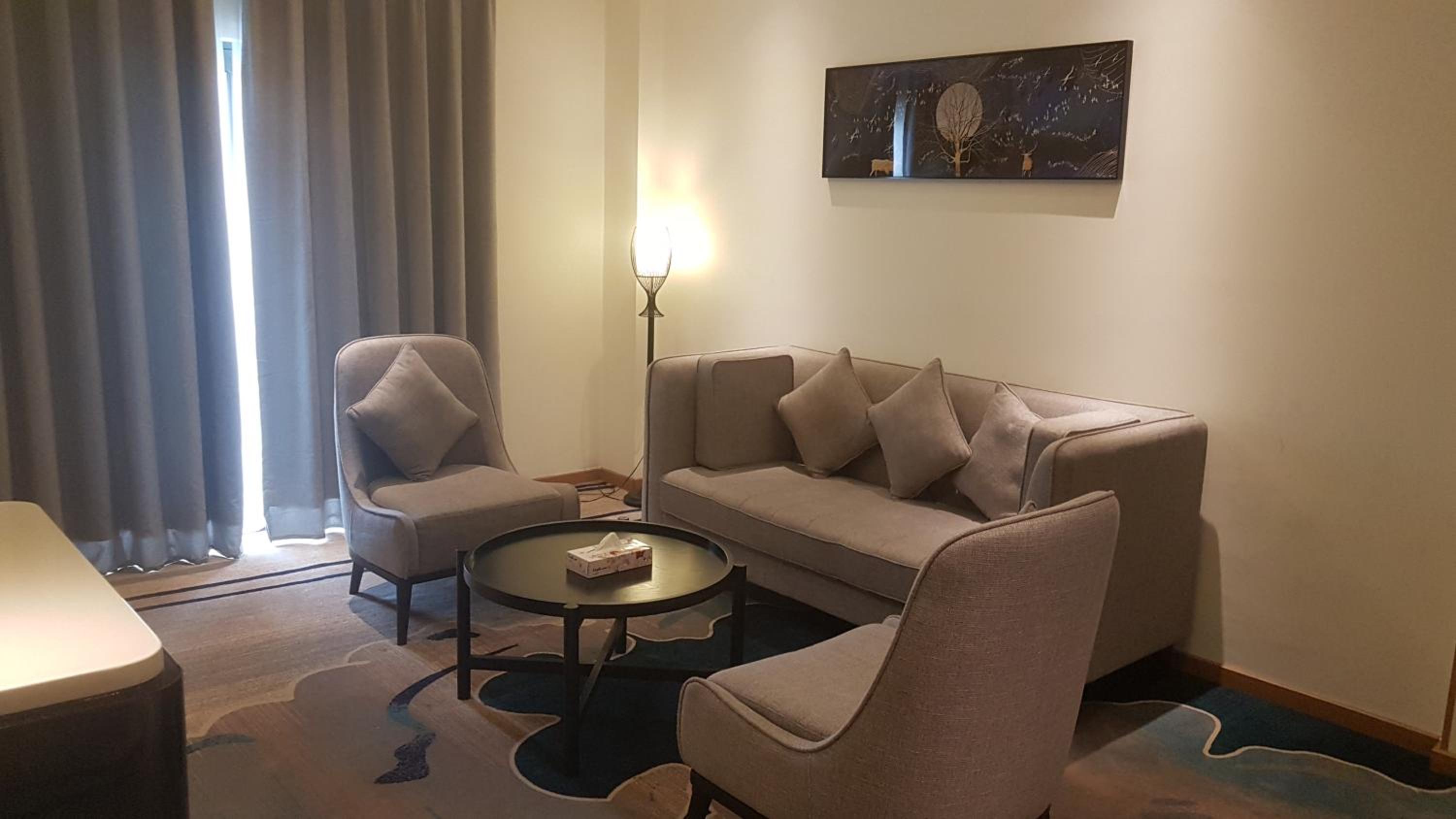 Executive Suite - Photo 4