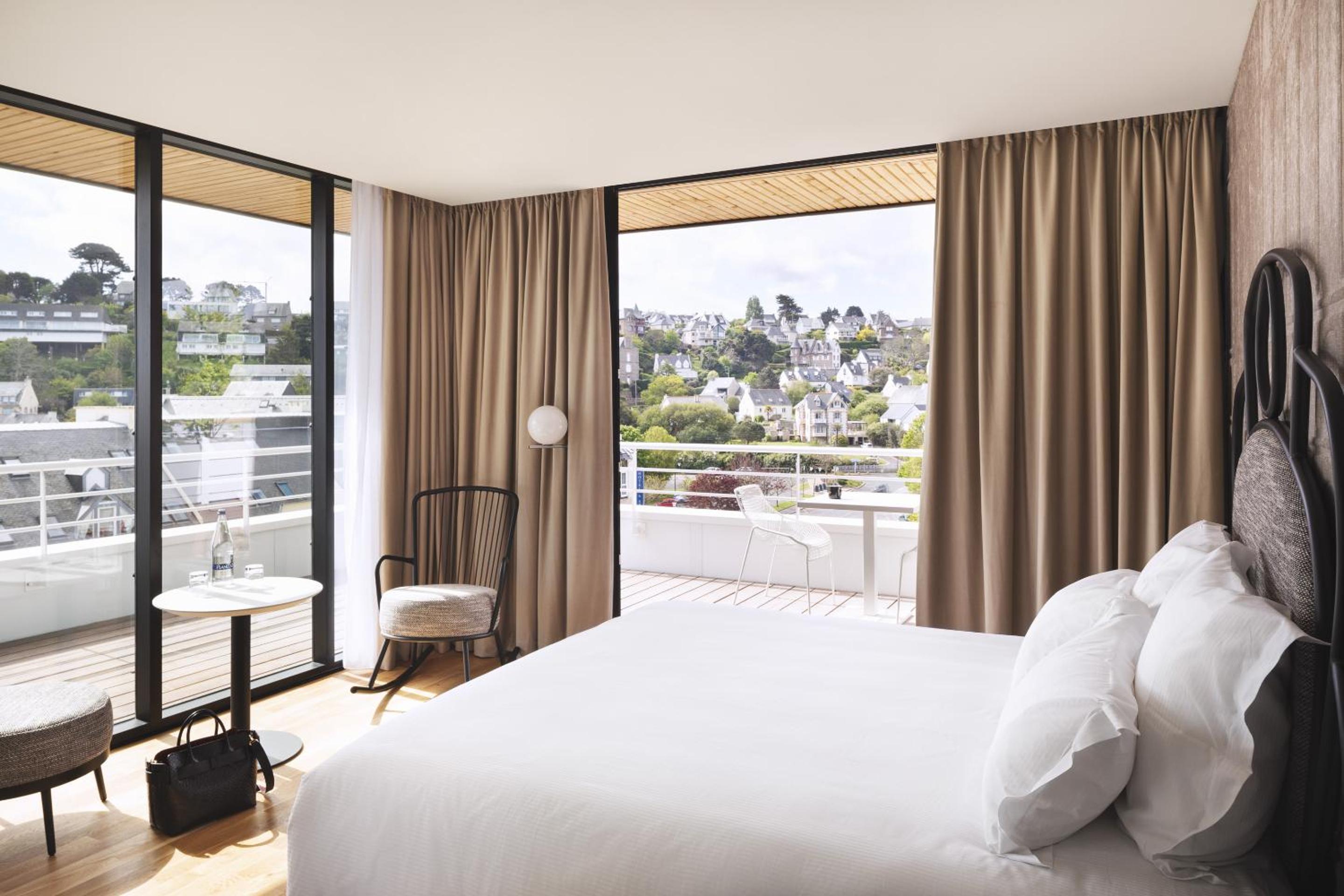 Double Room with Panoramic Side Sea View photo 1