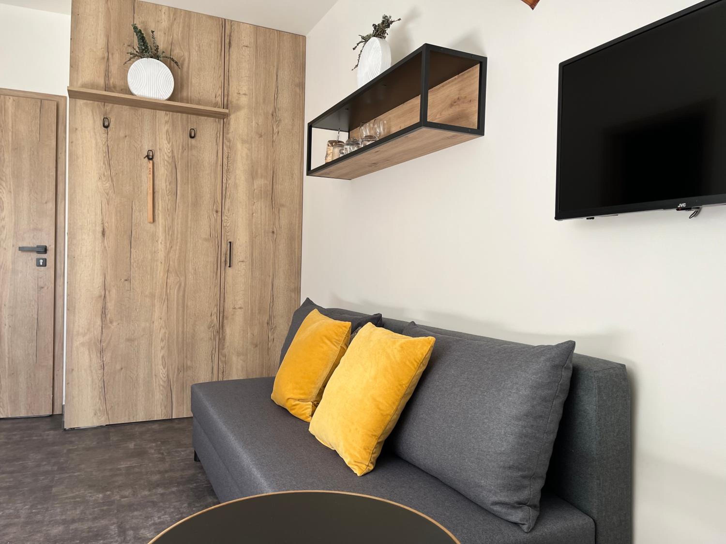 Deluxe Double Room with Extra Bed photo 3