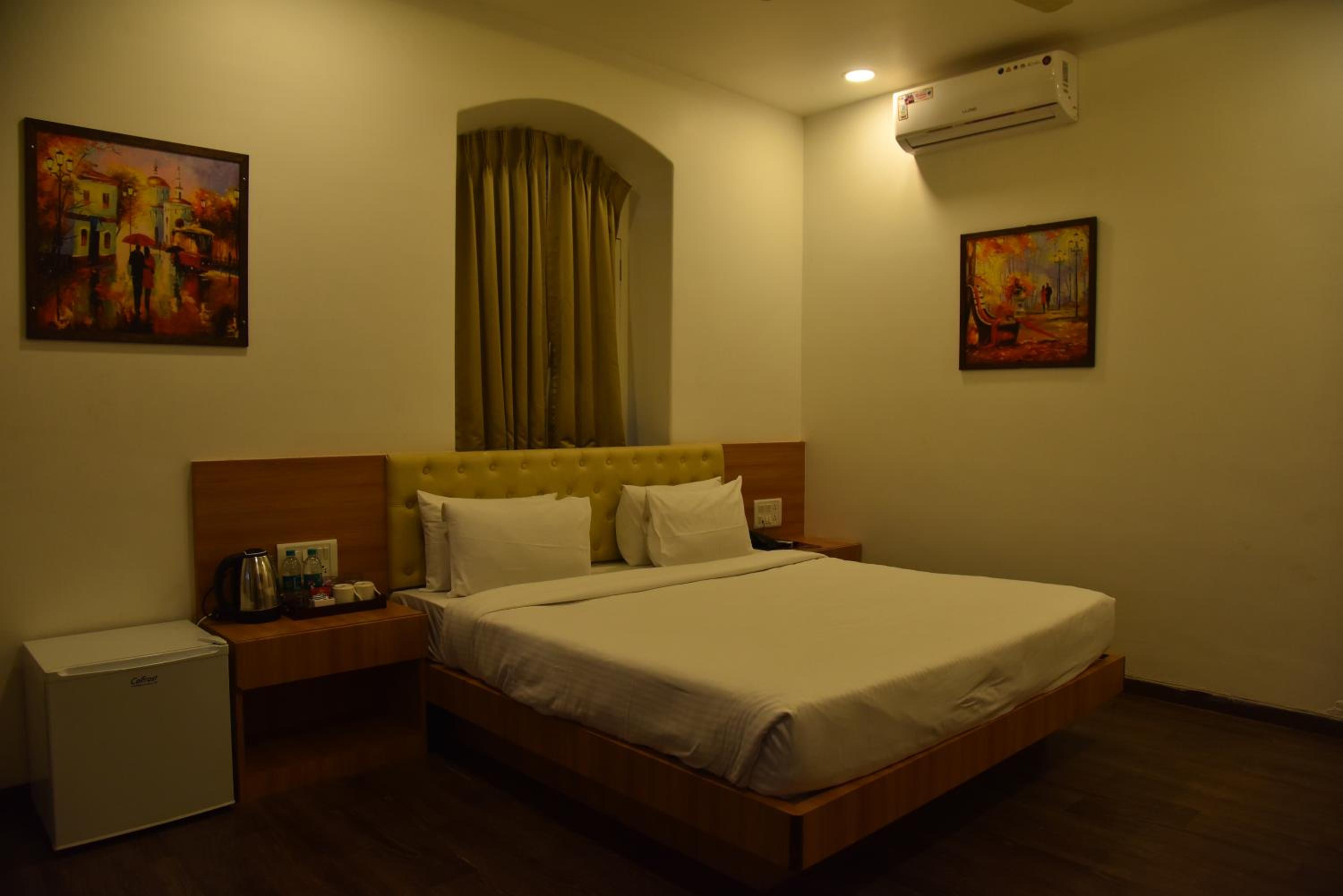 Executive Double Room with Balcony photo 2