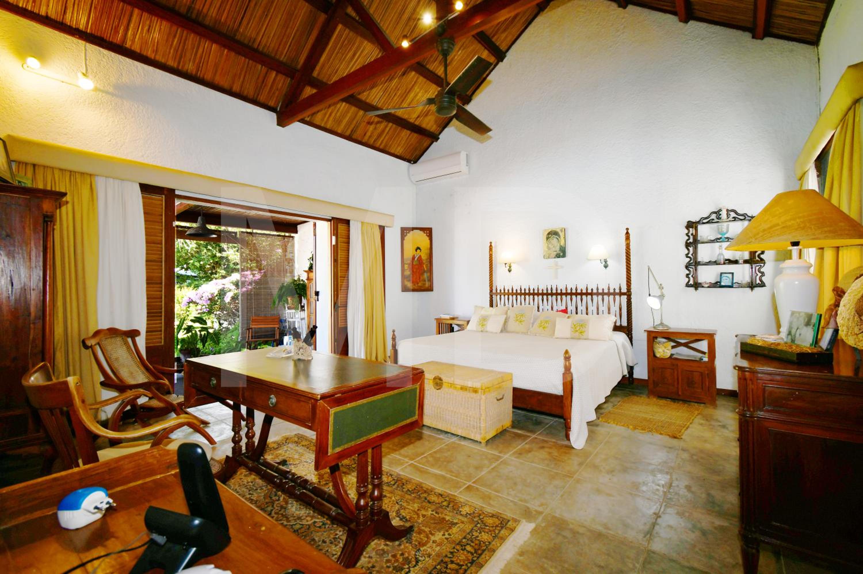 Villa com Piscina Privada