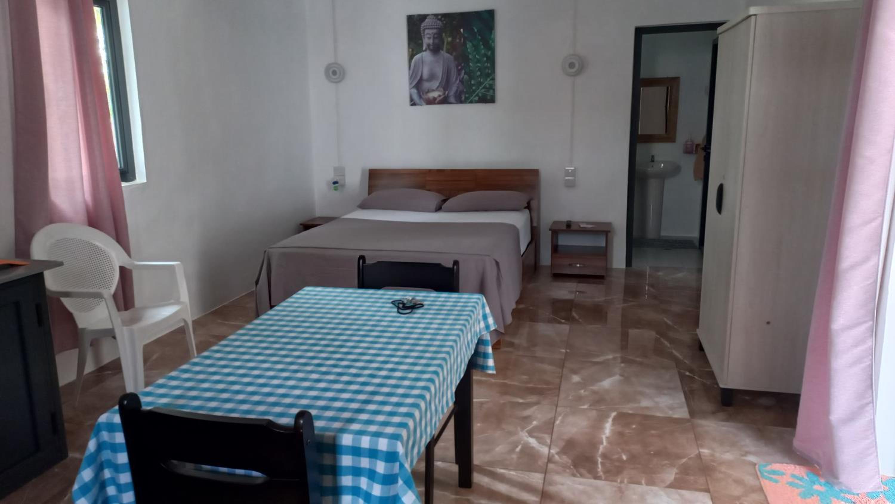 One-Bedroom Apartment - Photo 32