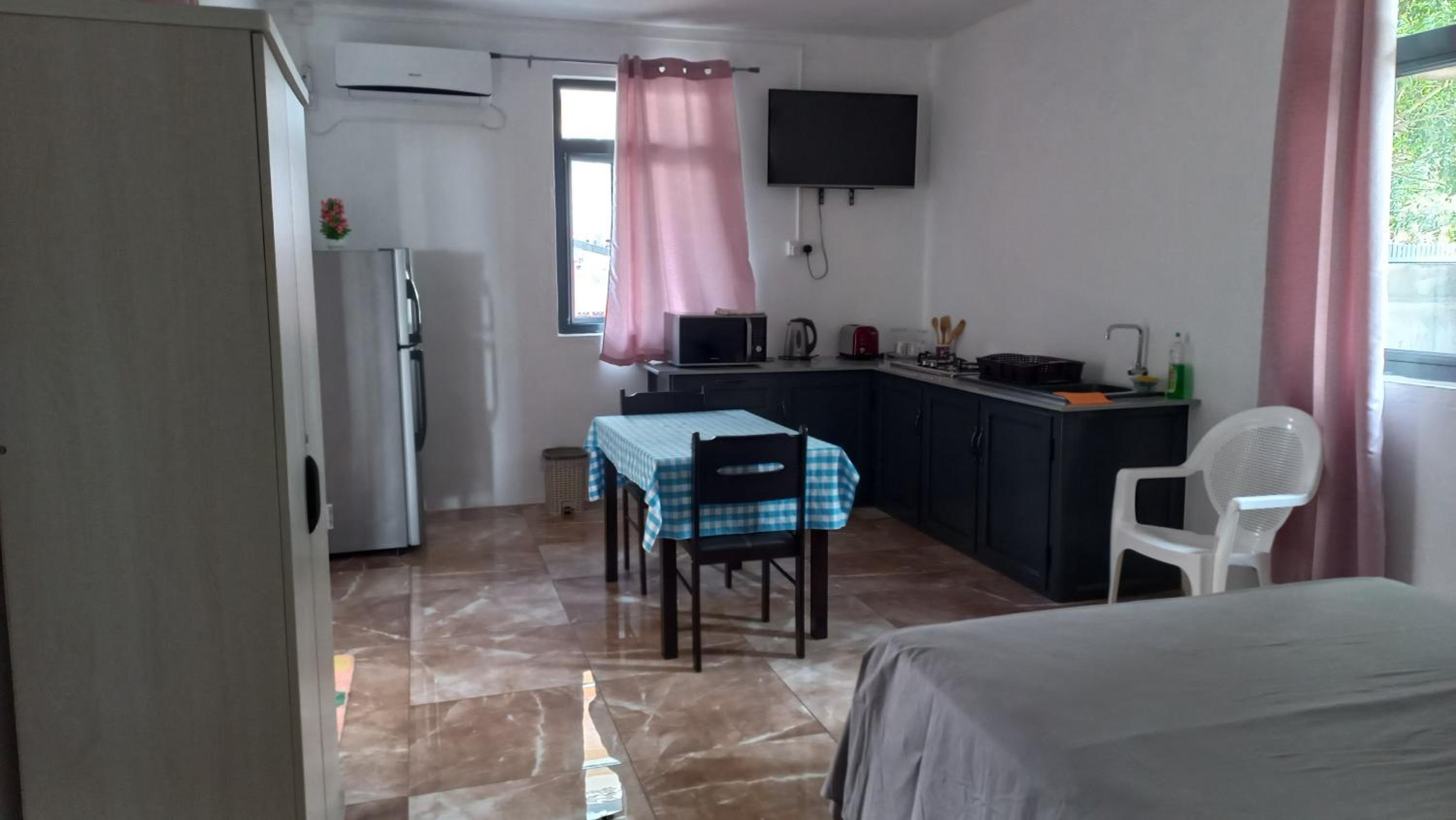 One-Bedroom Apartment - Photo 27