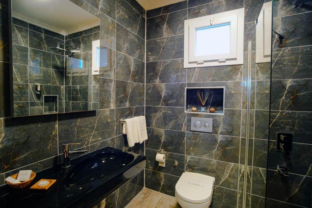 Deluxe Triple Room with Sea View photo 2